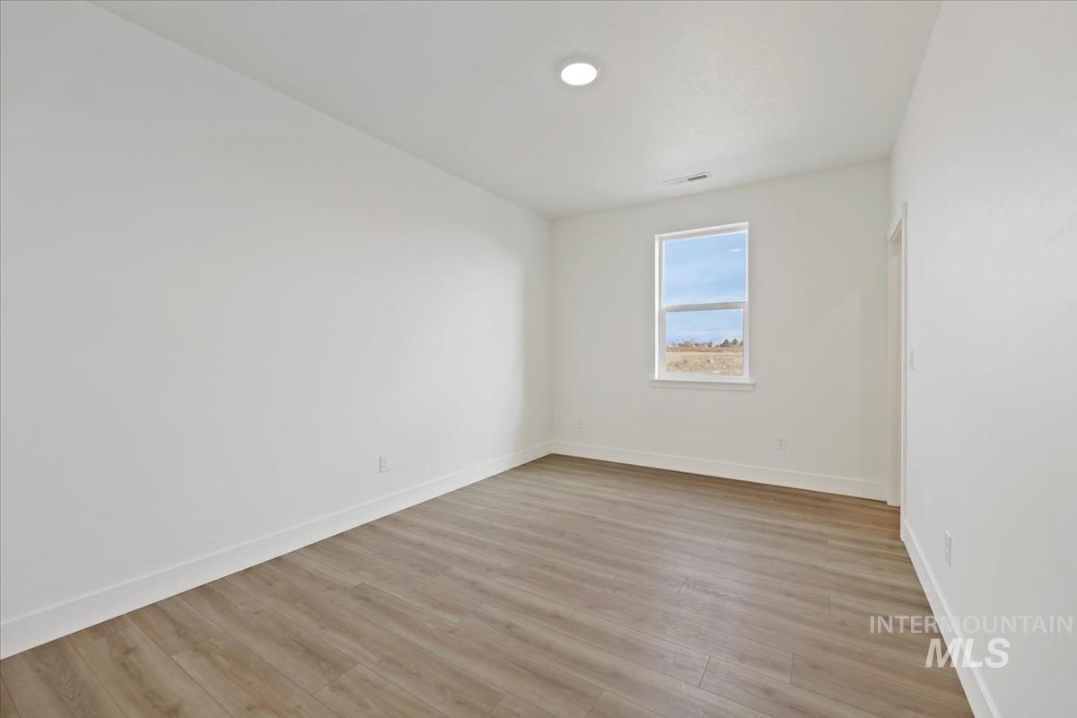 2702 W Gidran, Meridian, Idaho 83642, 5 Bedrooms, 2.5 Bathrooms, Residential For Sale, Price $679,900,MLS 98953475