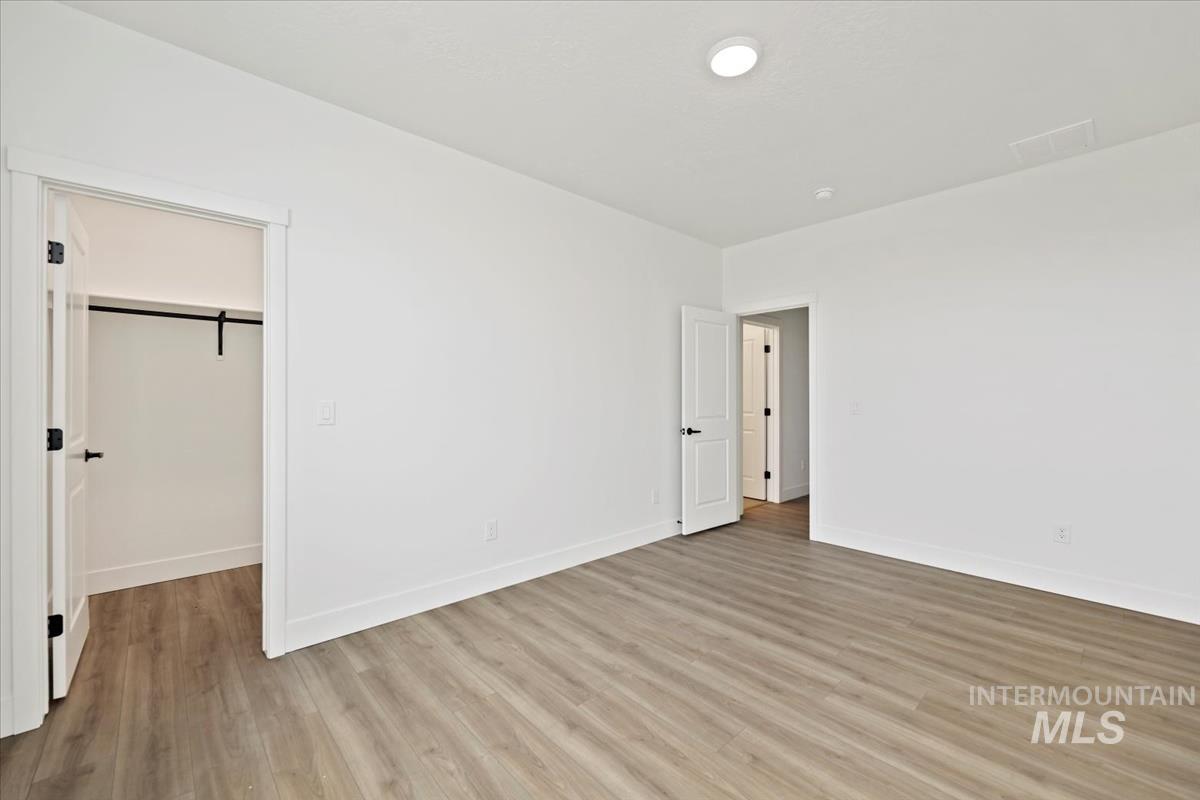 2702 W Gidran, Meridian, Idaho 83642, 5 Bedrooms, 2.5 Bathrooms, Residential For Sale, Price $679,900,MLS 98953475