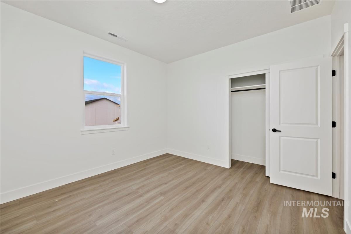 2702 W Gidran, Meridian, Idaho 83642, 5 Bedrooms, 2.5 Bathrooms, Residential For Sale, Price $679,900,MLS 98953475