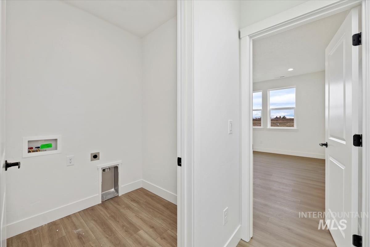 2702 W Gidran, Meridian, Idaho 83642, 5 Bedrooms, 2.5 Bathrooms, Residential For Sale, Price $679,900,MLS 98953475