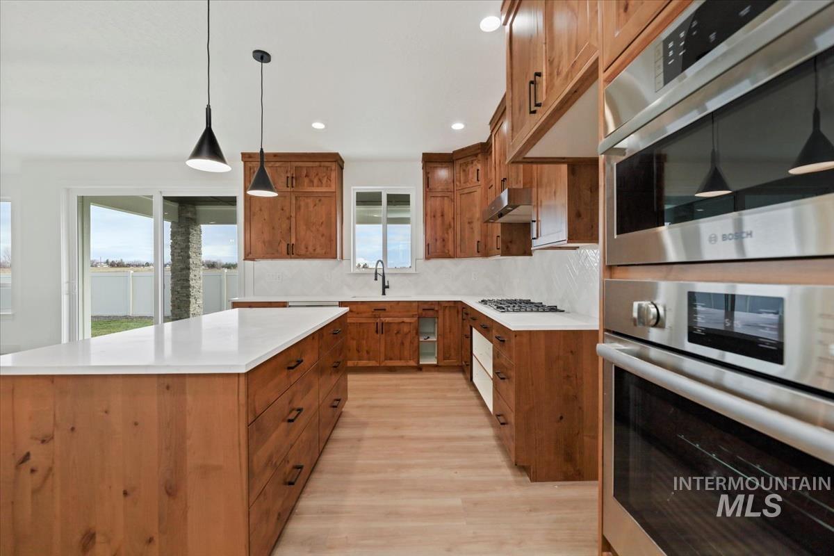 2702 W Gidran, Meridian, Idaho 83642, 5 Bedrooms, 2.5 Bathrooms, Residential For Sale, Price $679,900,MLS 98953475