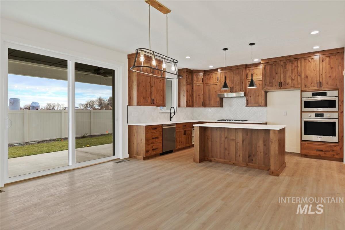 2702 W Gidran, Meridian, Idaho 83642, 5 Bedrooms, 2.5 Bathrooms, Residential For Sale, Price $679,900,MLS 98953475