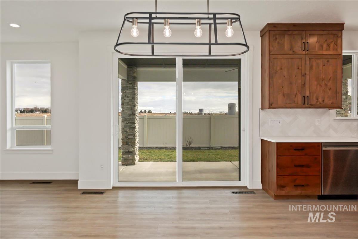 2702 W Gidran, Meridian, Idaho 83642, 5 Bedrooms, 2.5 Bathrooms, Residential For Sale, Price $679,900,MLS 98953475