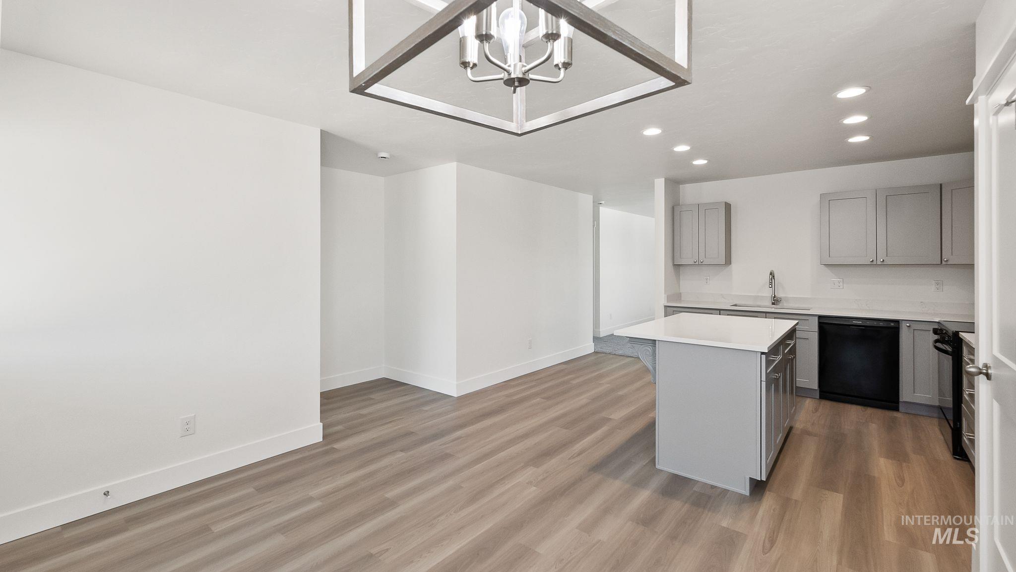 1440 Castle Way, Emmett, Idaho 83617-0000, 3 Bedrooms, 2 Bathrooms, Residential For Sale, Price $434,000,MLS 98953522