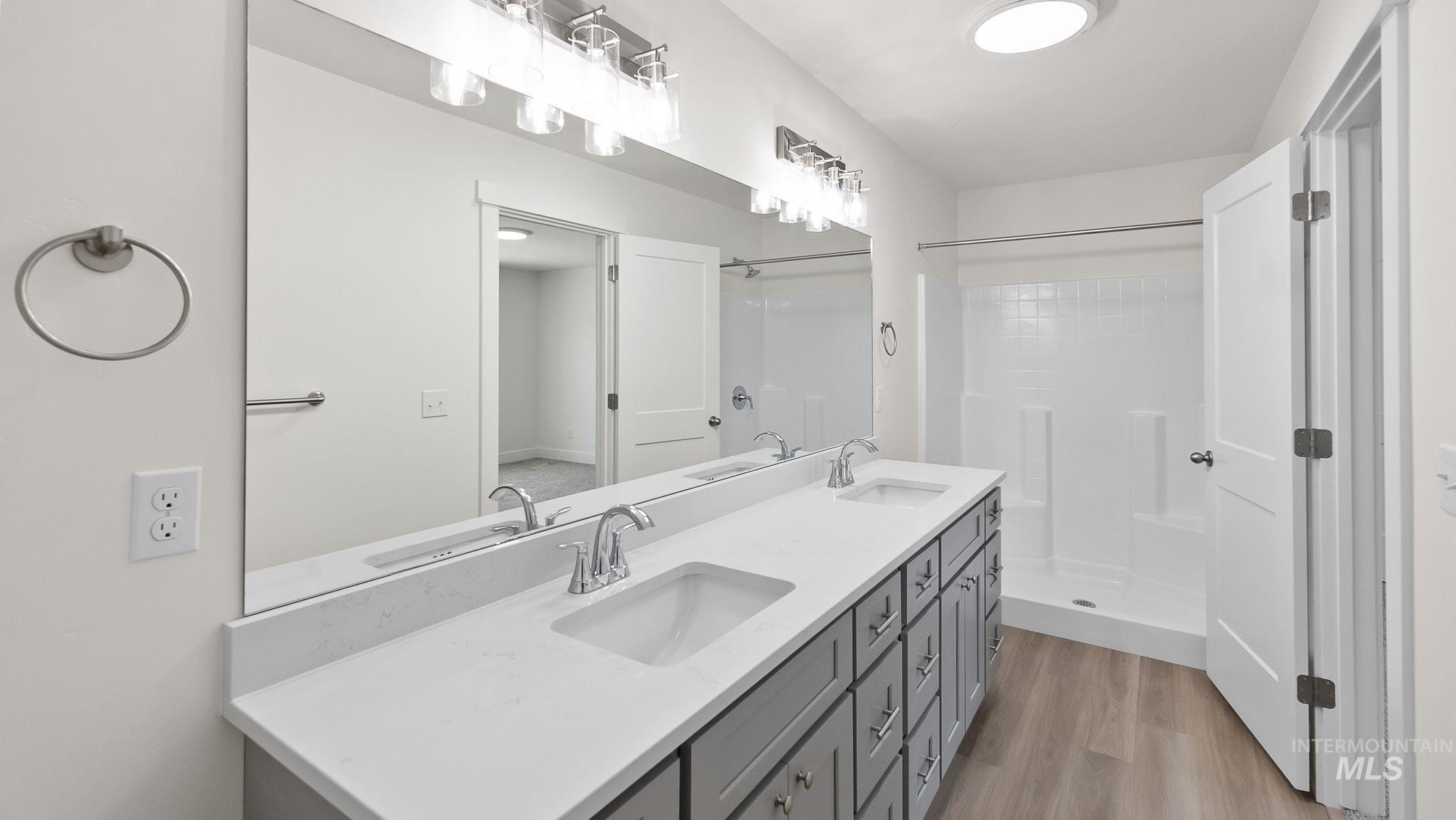 1440 Castle Way, Emmett, Idaho 83617-0000, 3 Bedrooms, 2 Bathrooms, Residential For Sale, Price $434,000,MLS 98953522