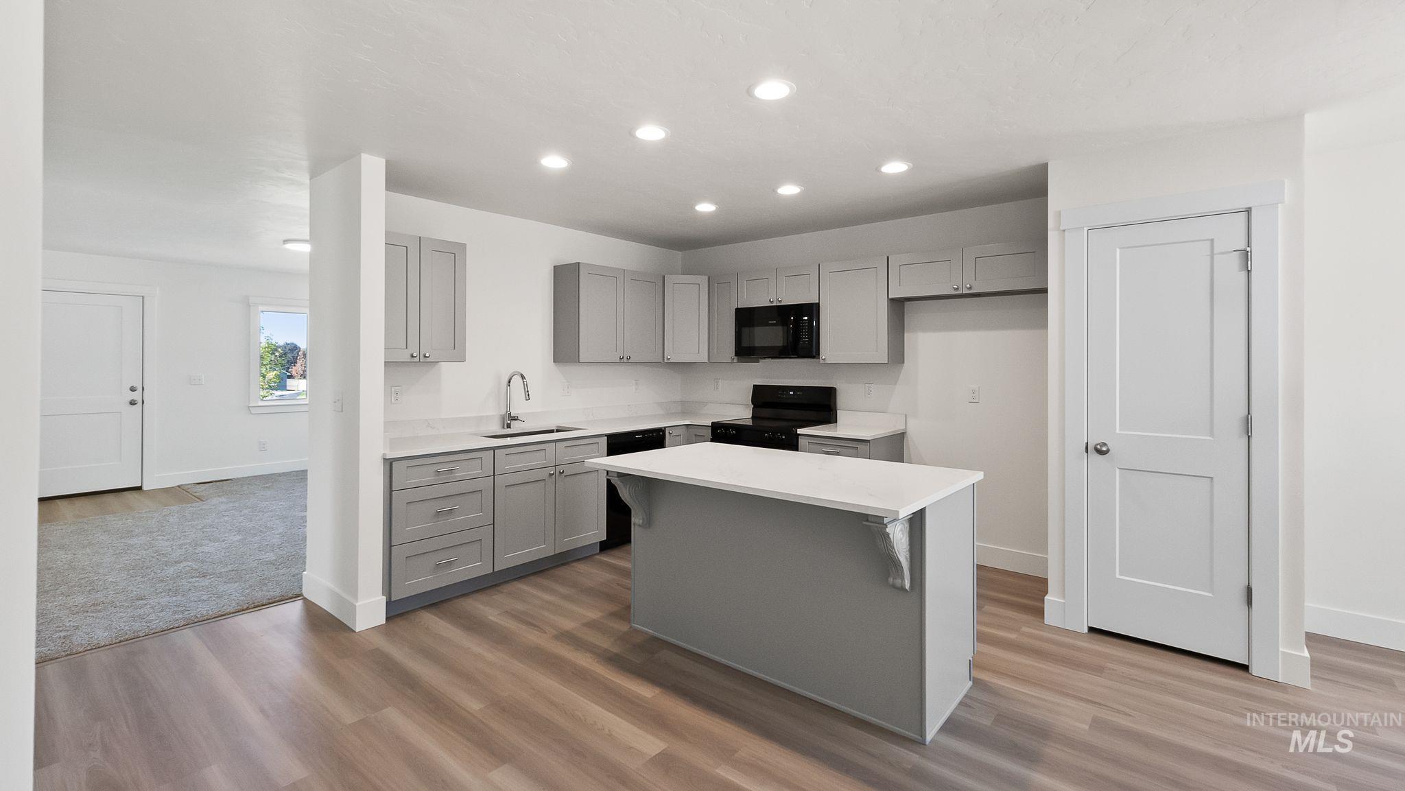 1440 Castle Way, Emmett, Idaho 83617-0000, 3 Bedrooms, 2 Bathrooms, Residential For Sale, Price $434,000,MLS 98953522