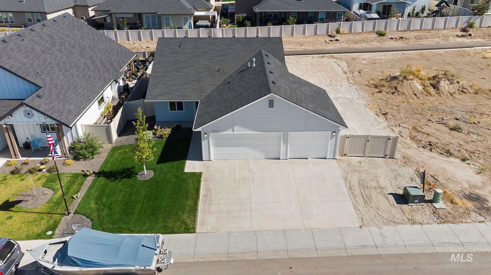 1440 Castle Way, Emmett, Idaho 83617-0000, 3 Bedrooms, 2 Bathrooms, Residential For Sale, Price $434,000,MLS 98953522