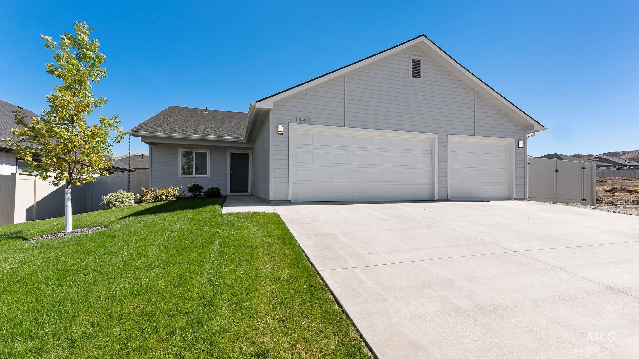 1440 Castle Way, Emmett, Idaho 83617-0000, 3 Bedrooms, 2 Bathrooms, Residential For Sale, Price $434,000,MLS 98953522