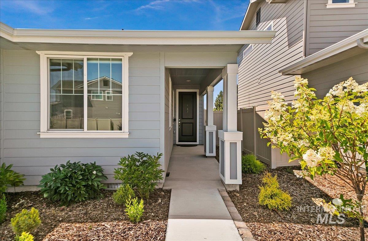 1739 N Burnam, Star, Idaho 83669, 3 Bedrooms, 2 Bathrooms, Residential For Sale, Price $499,900,MLS 98953540