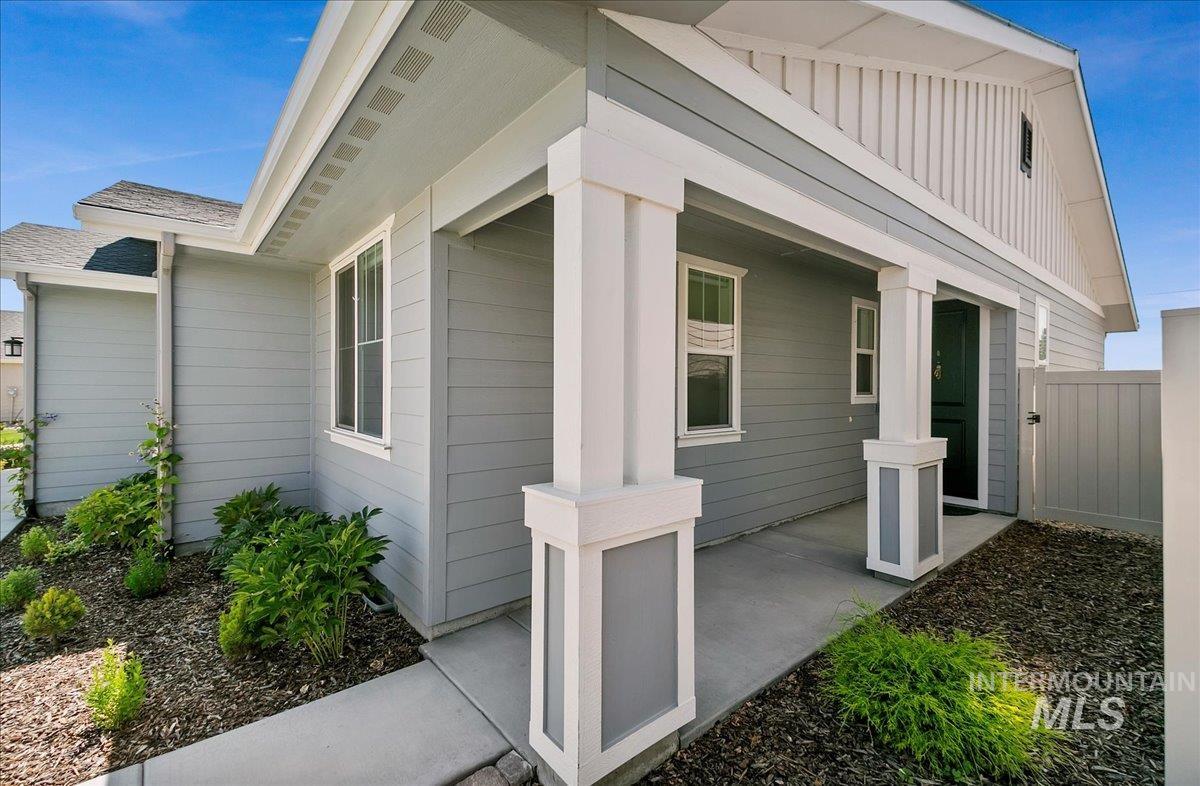 1739 N Burnam, Star, Idaho 83669, 3 Bedrooms, 2 Bathrooms, Residential For Sale, Price $499,900,MLS 98953540