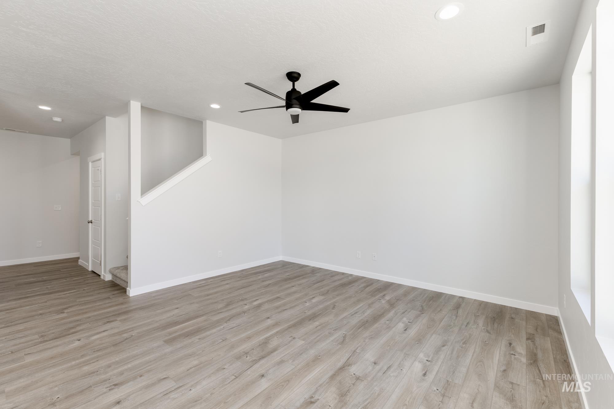 4181 E Woodmurra St, Meridian, Idaho 83642, 3 Bedrooms, 2.5 Bathrooms, Residential For Sale, Price $432,990,MLS 98953617