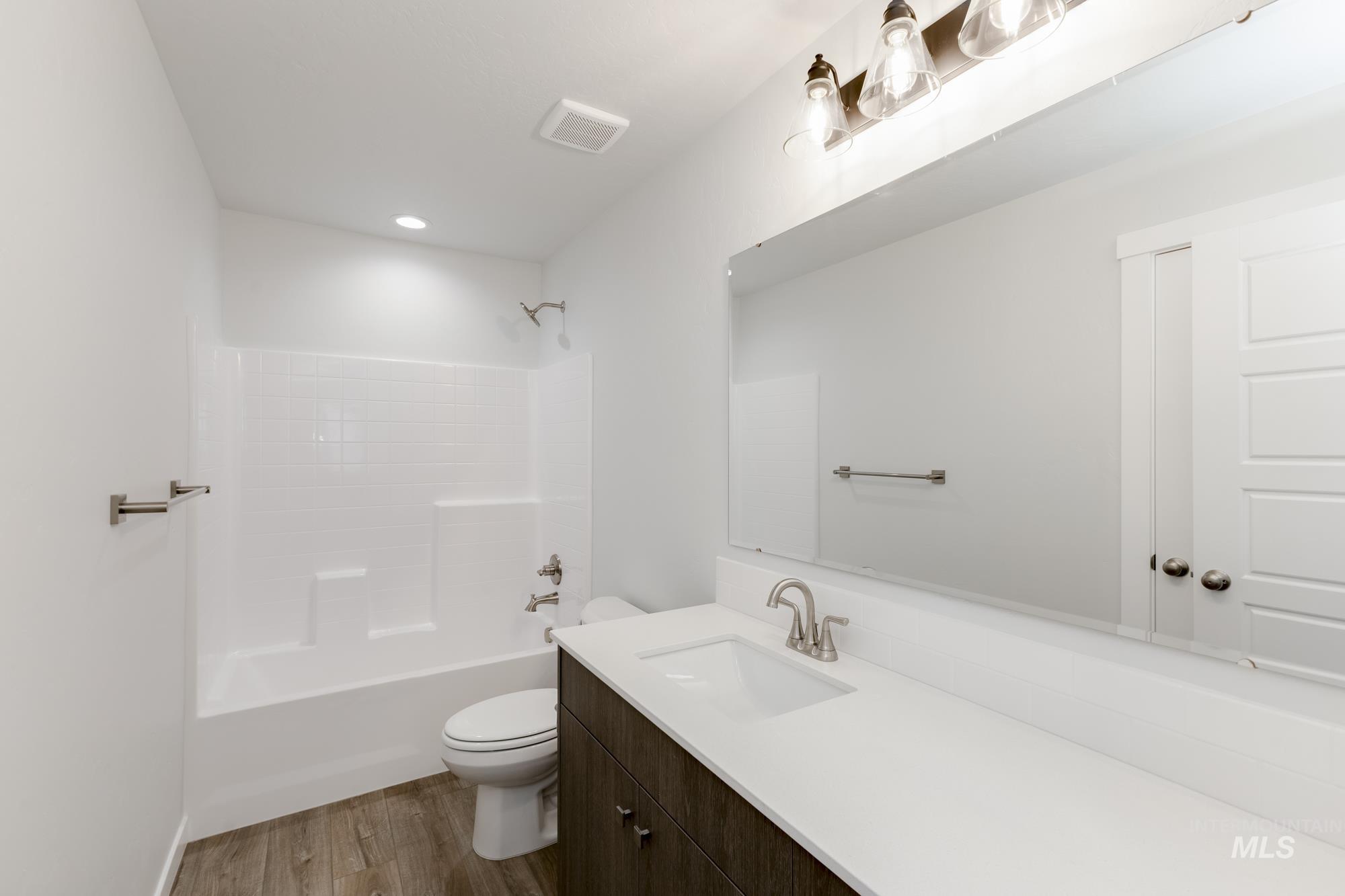 4181 E Woodmurra St, Meridian, Idaho 83642, 3 Bedrooms, 2.5 Bathrooms, Residential For Sale, Price $432,990,MLS 98953617