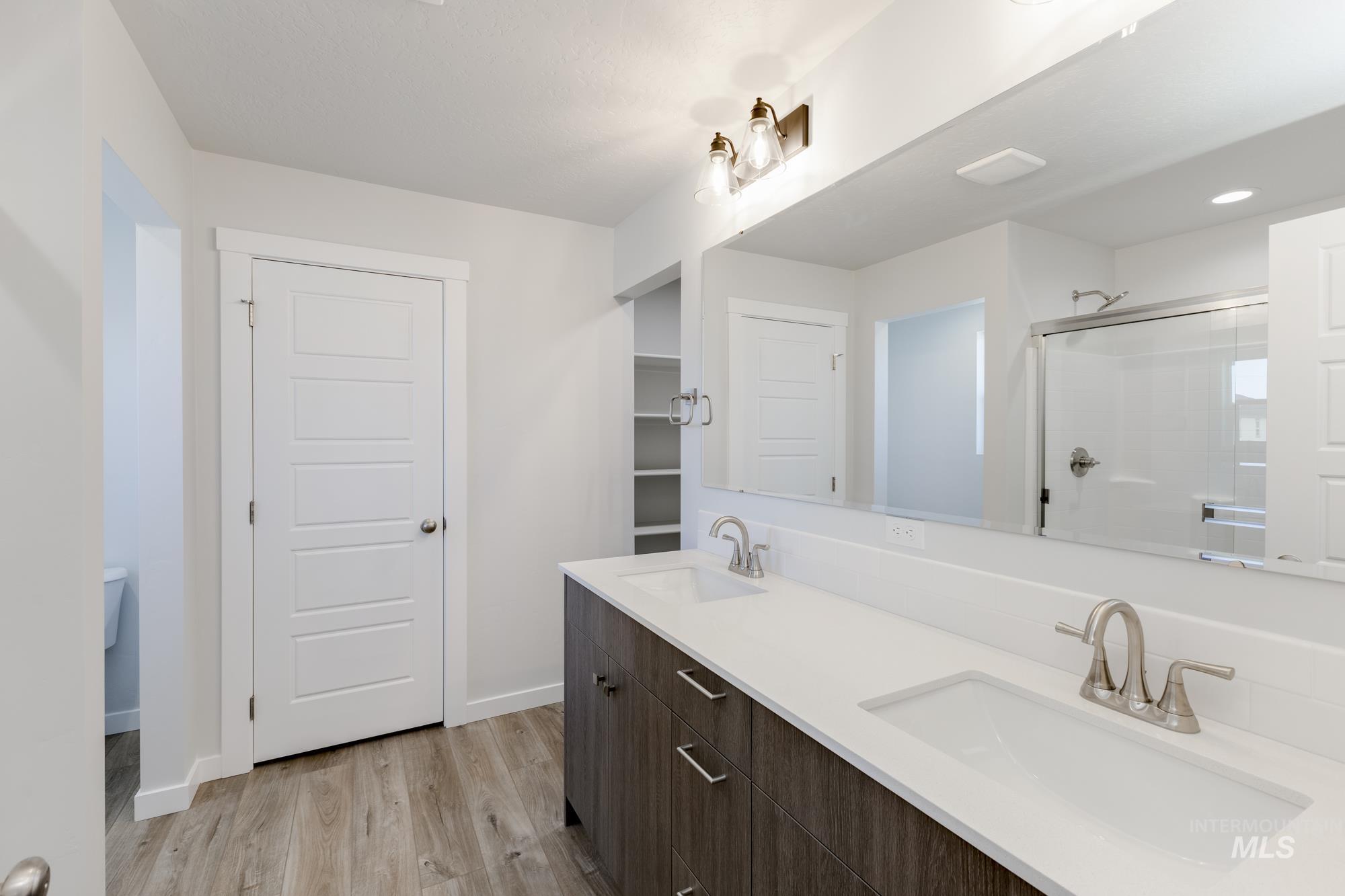 4181 E Woodmurra St, Meridian, Idaho 83642, 3 Bedrooms, 2.5 Bathrooms, Residential For Sale, Price $432,990,MLS 98953617