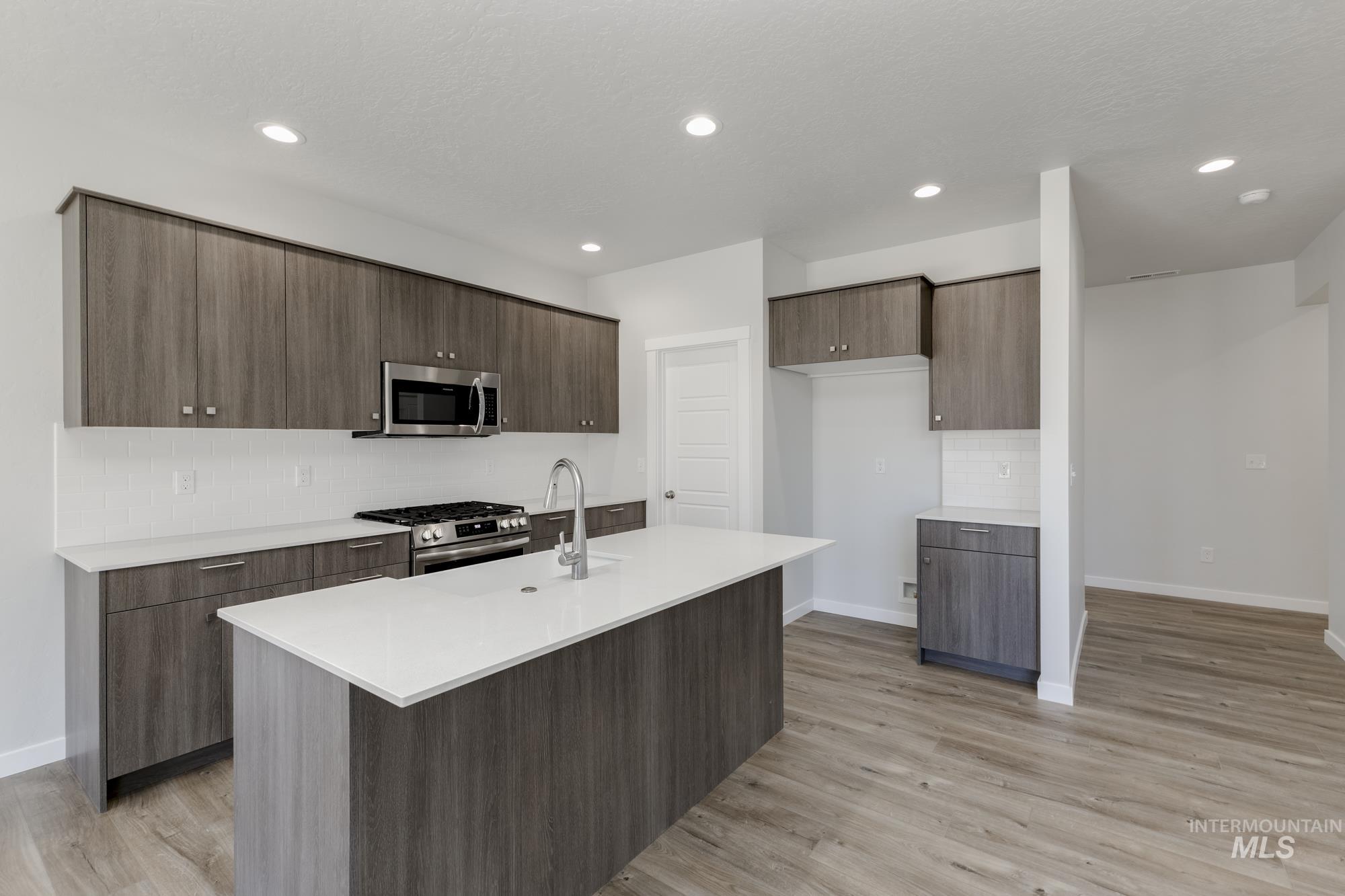 4181 E Woodmurra St, Meridian, Idaho 83642, 3 Bedrooms, 2.5 Bathrooms, Residential For Sale, Price $432,990,MLS 98953617