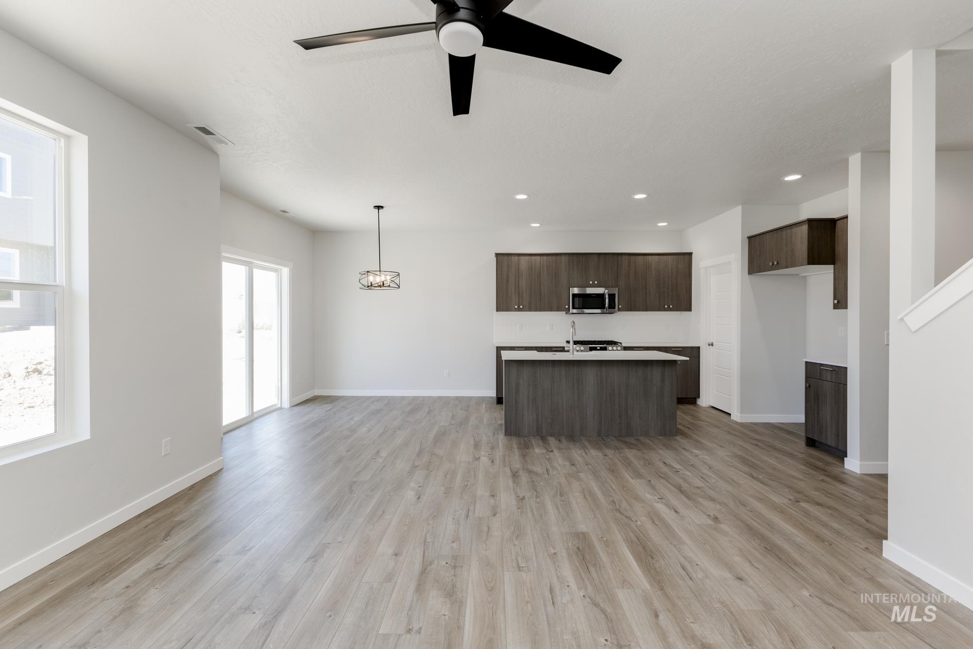 4181 E Woodmurra St, Meridian, Idaho 83642, 3 Bedrooms, 2.5 Bathrooms, Residential For Sale, Price $432,990,MLS 98953617