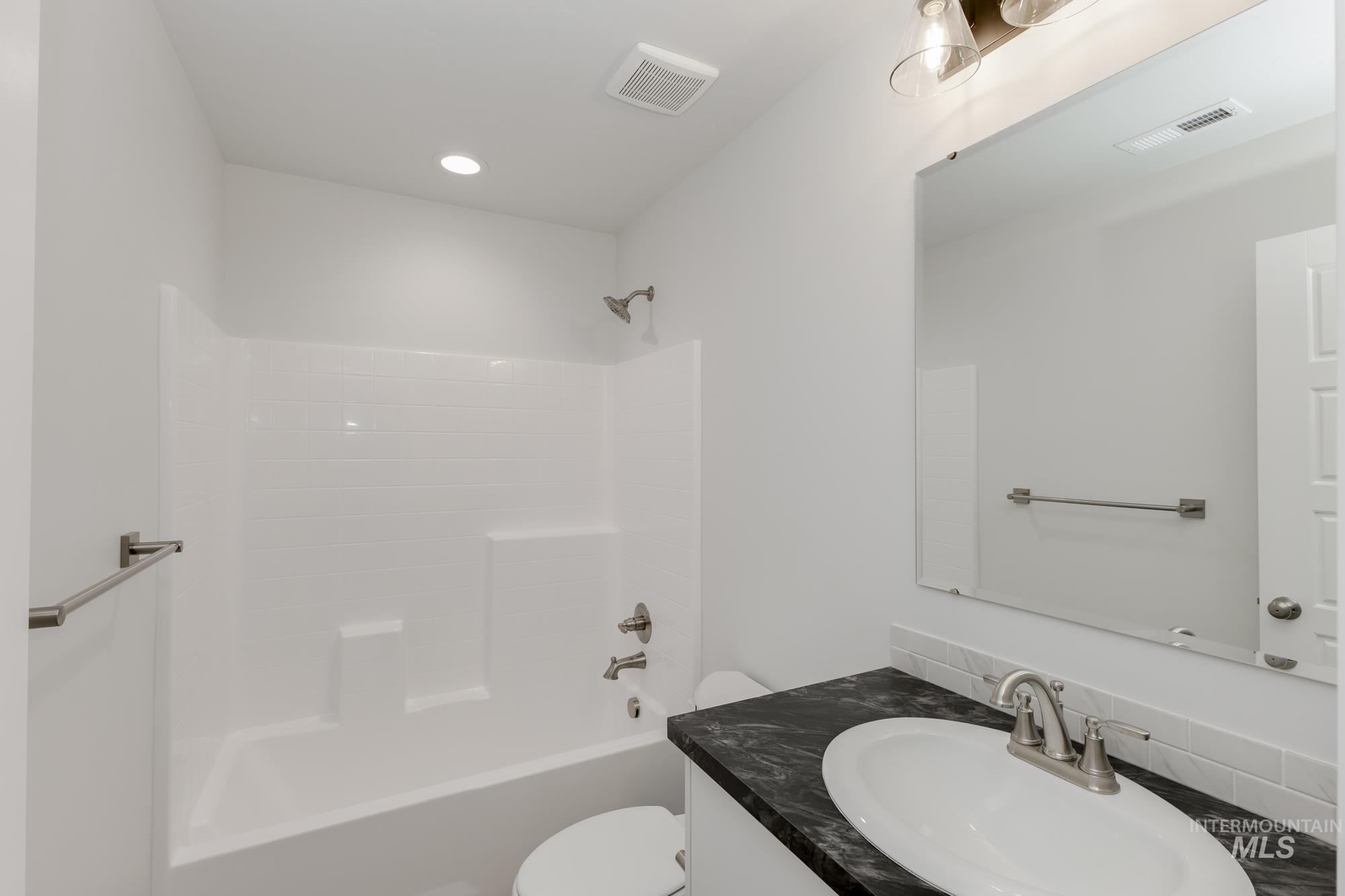 6825 S Old Farm Ave, Meridian, Idaho 83642, 3 Bedrooms, 2 Bathrooms, Residential For Sale, Price $414,990,MLS 98953621