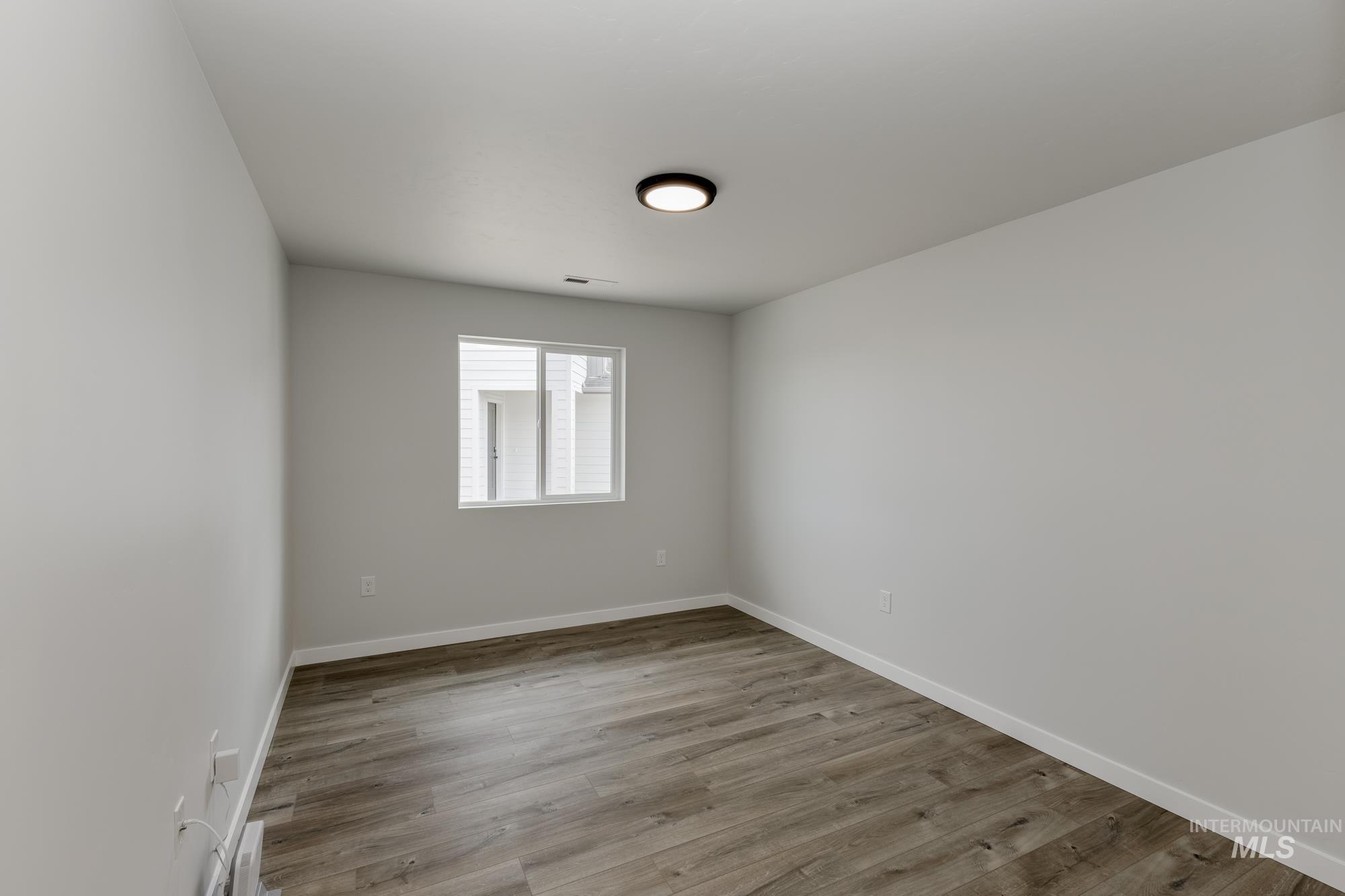 6825 S Old Farm Ave, Meridian, Idaho 83642, 3 Bedrooms, 2 Bathrooms, Residential For Sale, Price $414,990,MLS 98953621