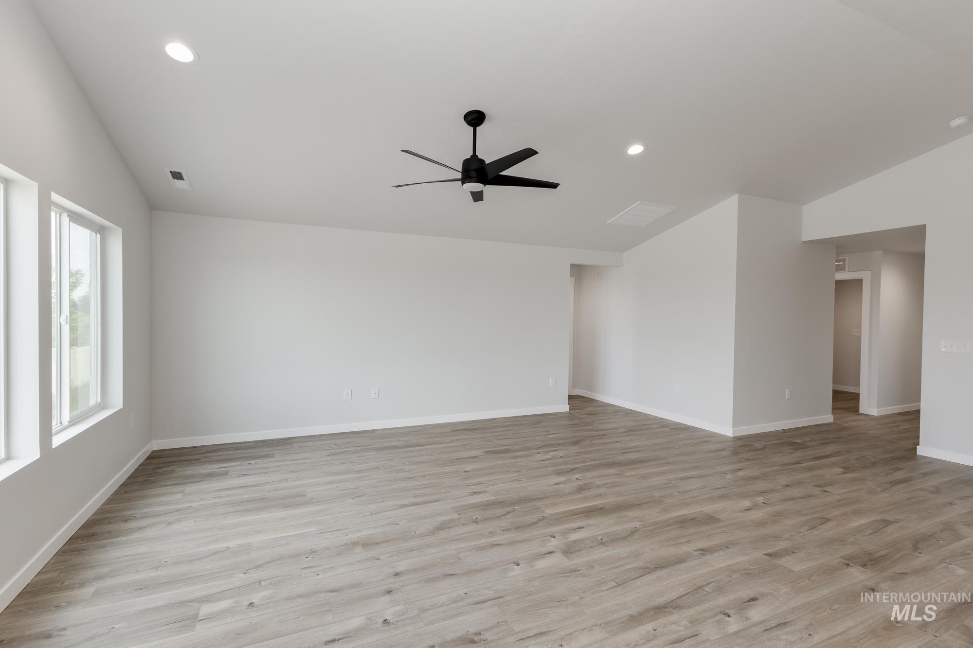 6825 S Old Farm Ave, Meridian, Idaho 83642, 3 Bedrooms, 2 Bathrooms, Residential For Sale, Price $414,990,MLS 98953621