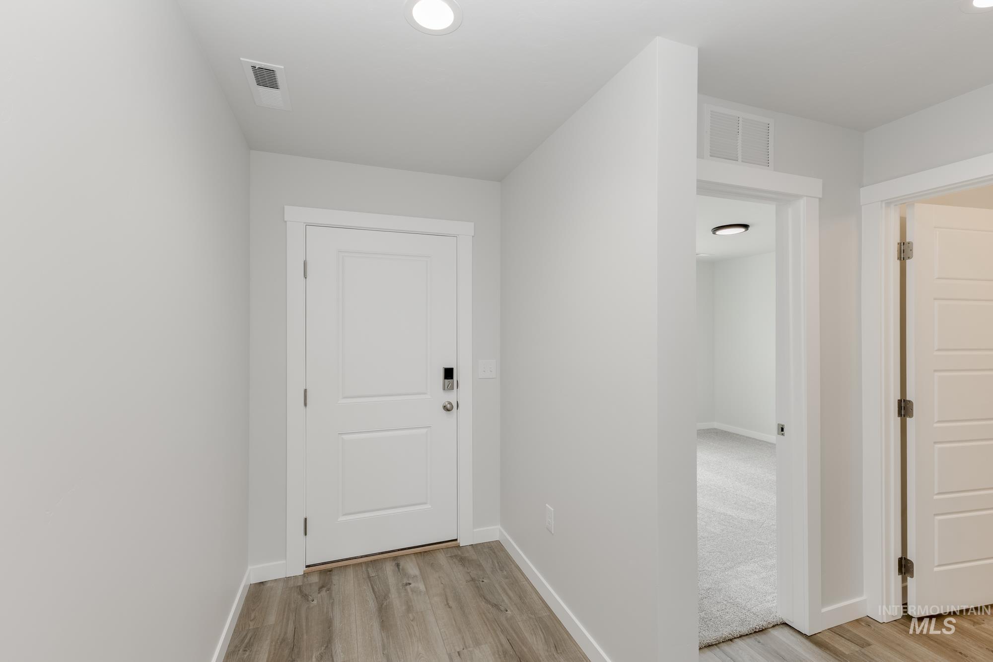 6825 S Old Farm Ave, Meridian, Idaho 83642, 3 Bedrooms, 2 Bathrooms, Residential For Sale, Price $414,990,MLS 98953621