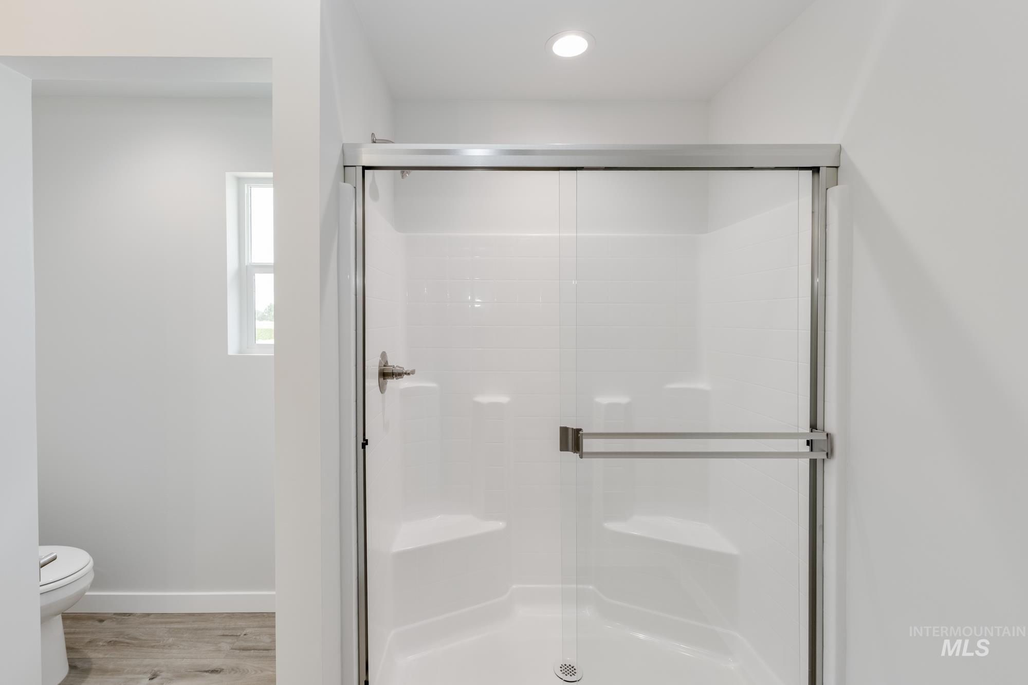 6825 S Old Farm Ave, Meridian, Idaho 83642, 3 Bedrooms, 2 Bathrooms, Residential For Sale, Price $414,990,MLS 98953621