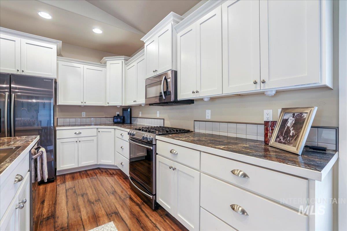 1434 Riverbend Pl, Twin Falls, Idaho 83301, 5 Bedrooms, 3 Bathrooms, Residential For Sale, Price $619,500,MLS 98953849