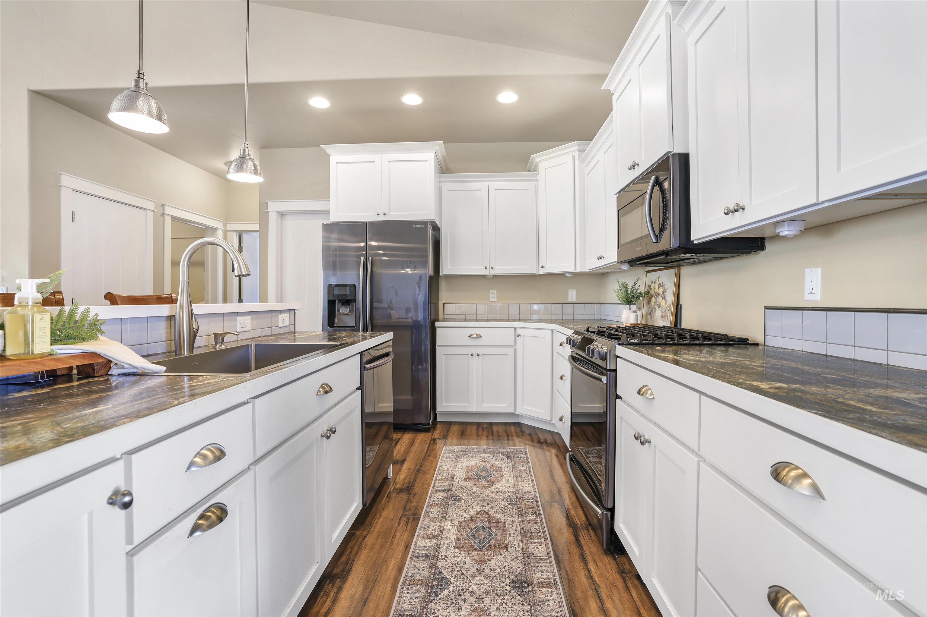 1434 Riverbend Pl, Twin Falls, Idaho 83301, 5 Bedrooms, 3 Bathrooms, Residential For Sale, Price $619,500,MLS 98953849