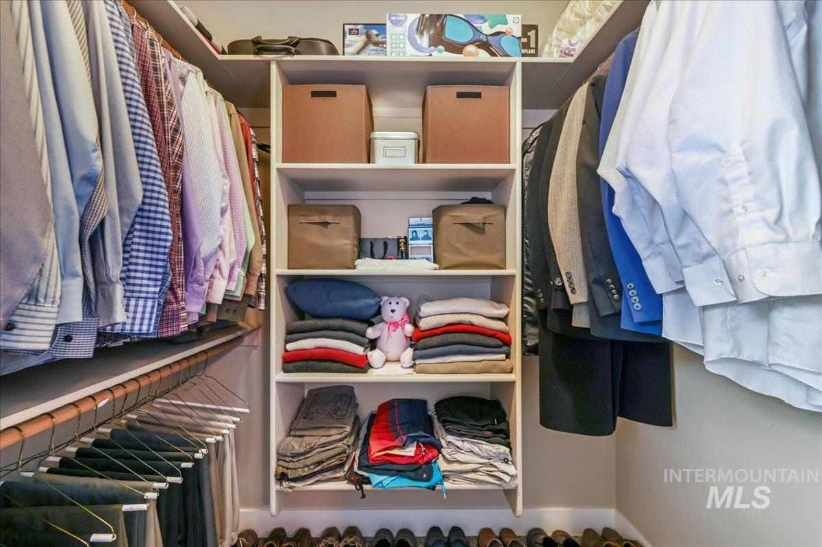 1434 Riverbend Pl, Twin Falls, Idaho 83301, 5 Bedrooms, 3 Bathrooms, Residential For Sale, Price $619,500,MLS 98953849