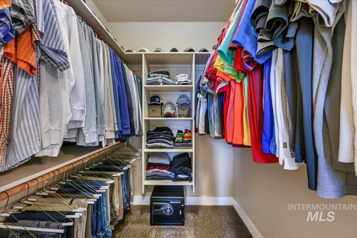 1434 Riverbend Pl, Twin Falls, Idaho 83301, 5 Bedrooms, 3 Bathrooms, Residential For Sale, Price $619,500,MLS 98953849