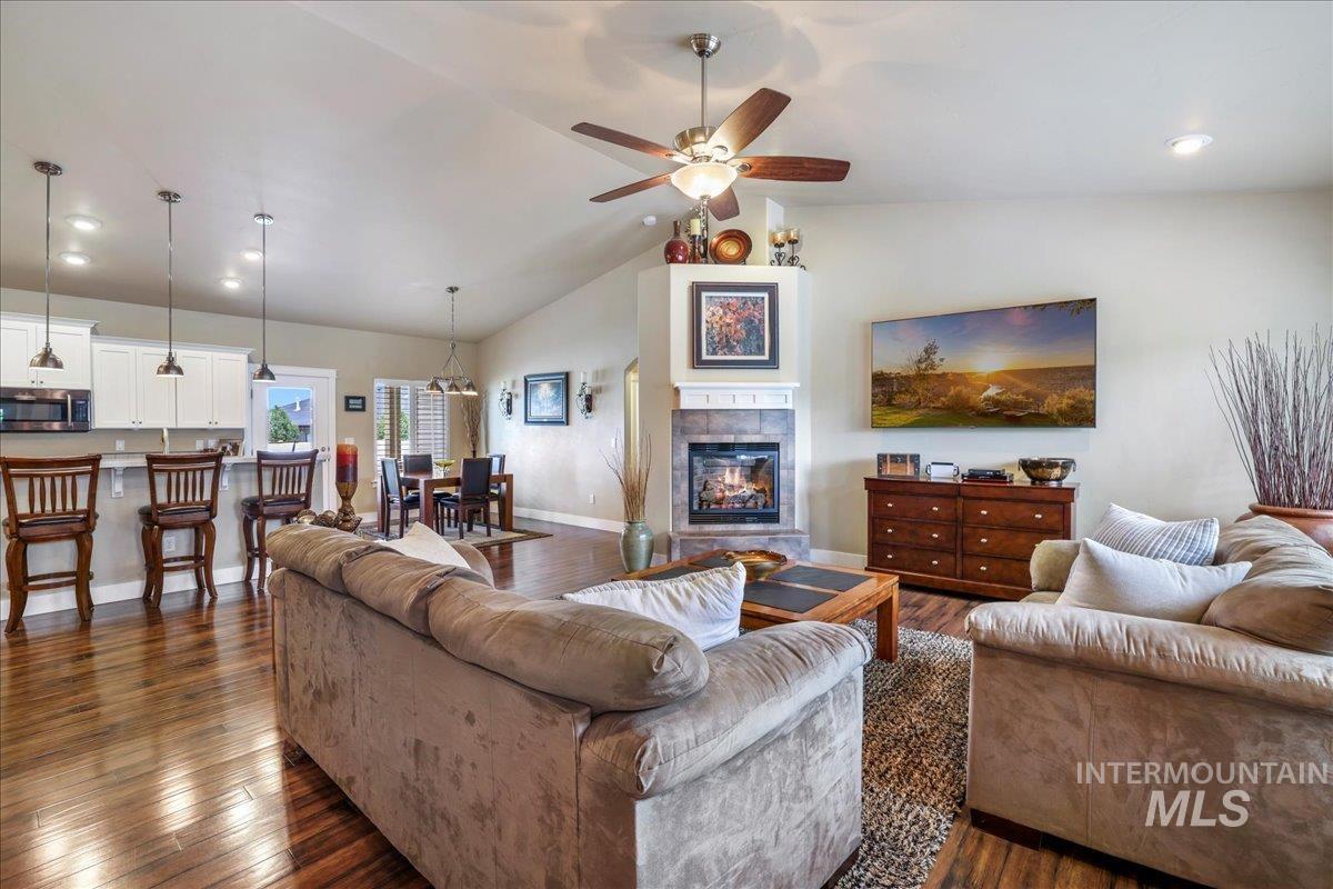 1434 Riverbend Pl, Twin Falls, Idaho 83301, 5 Bedrooms, 3 Bathrooms, Residential For Sale, Price $619,500,MLS 98953849