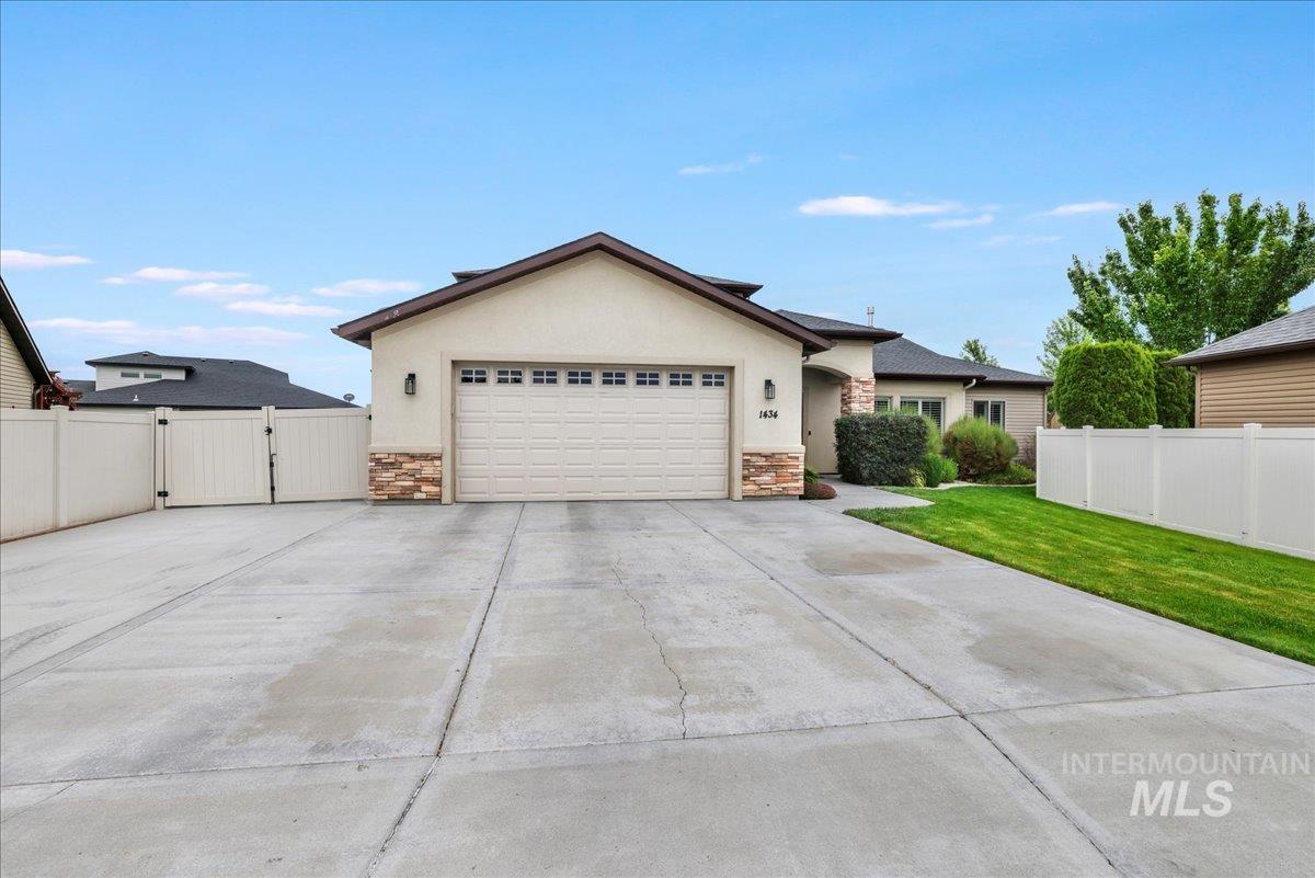 1434 Riverbend Pl, Twin Falls, Idaho 83301, 5 Bedrooms, 3 Bathrooms, Residential For Sale, Price $619,500,MLS 98953849