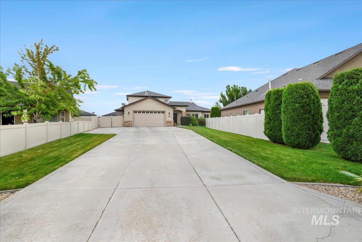 1434 Riverbend Pl, Twin Falls, Idaho 83301, 5 Bedrooms, 3 Bathrooms, Residential For Sale, Price $619,500,MLS 98953849