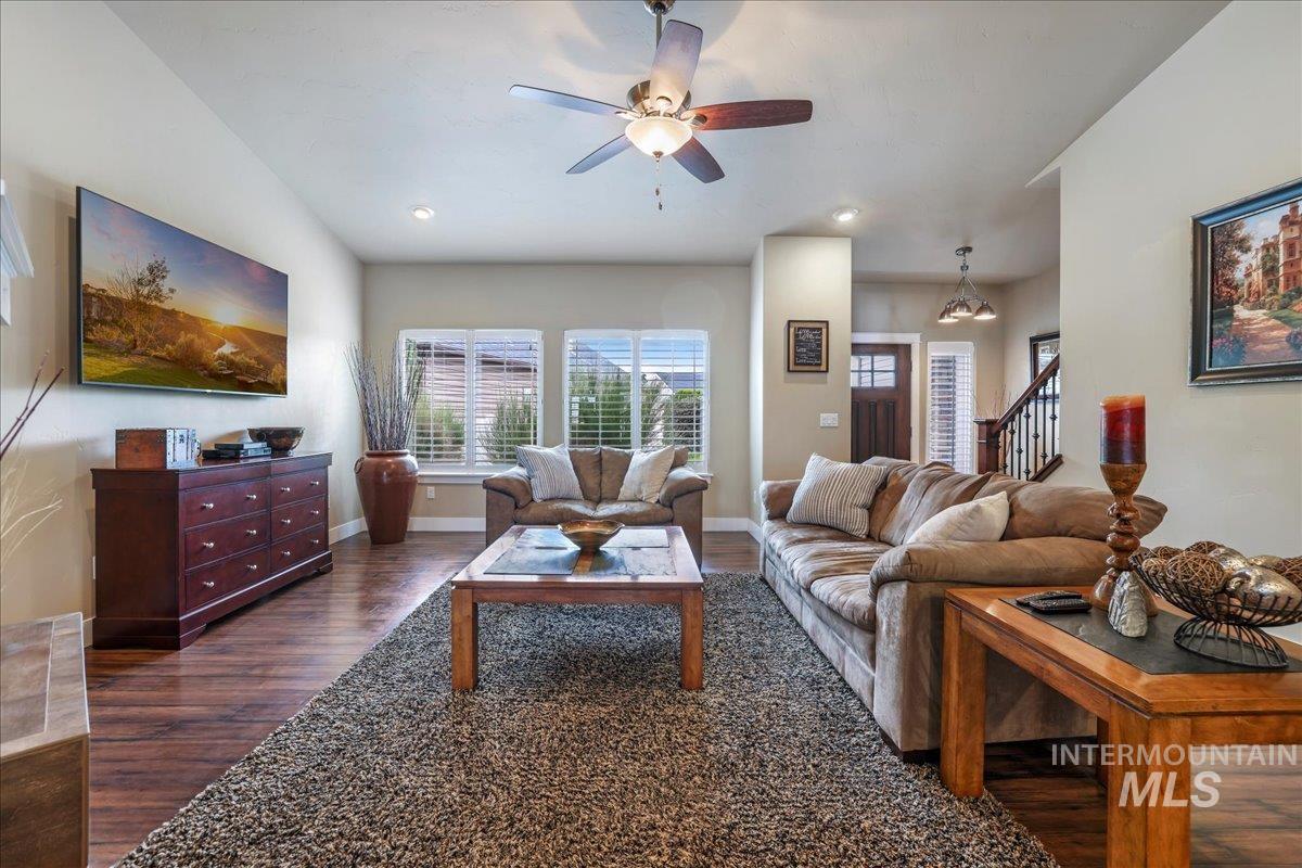 1434 Riverbend Pl, Twin Falls, Idaho 83301, 5 Bedrooms, 3 Bathrooms, Residential For Sale, Price $619,500,MLS 98953849