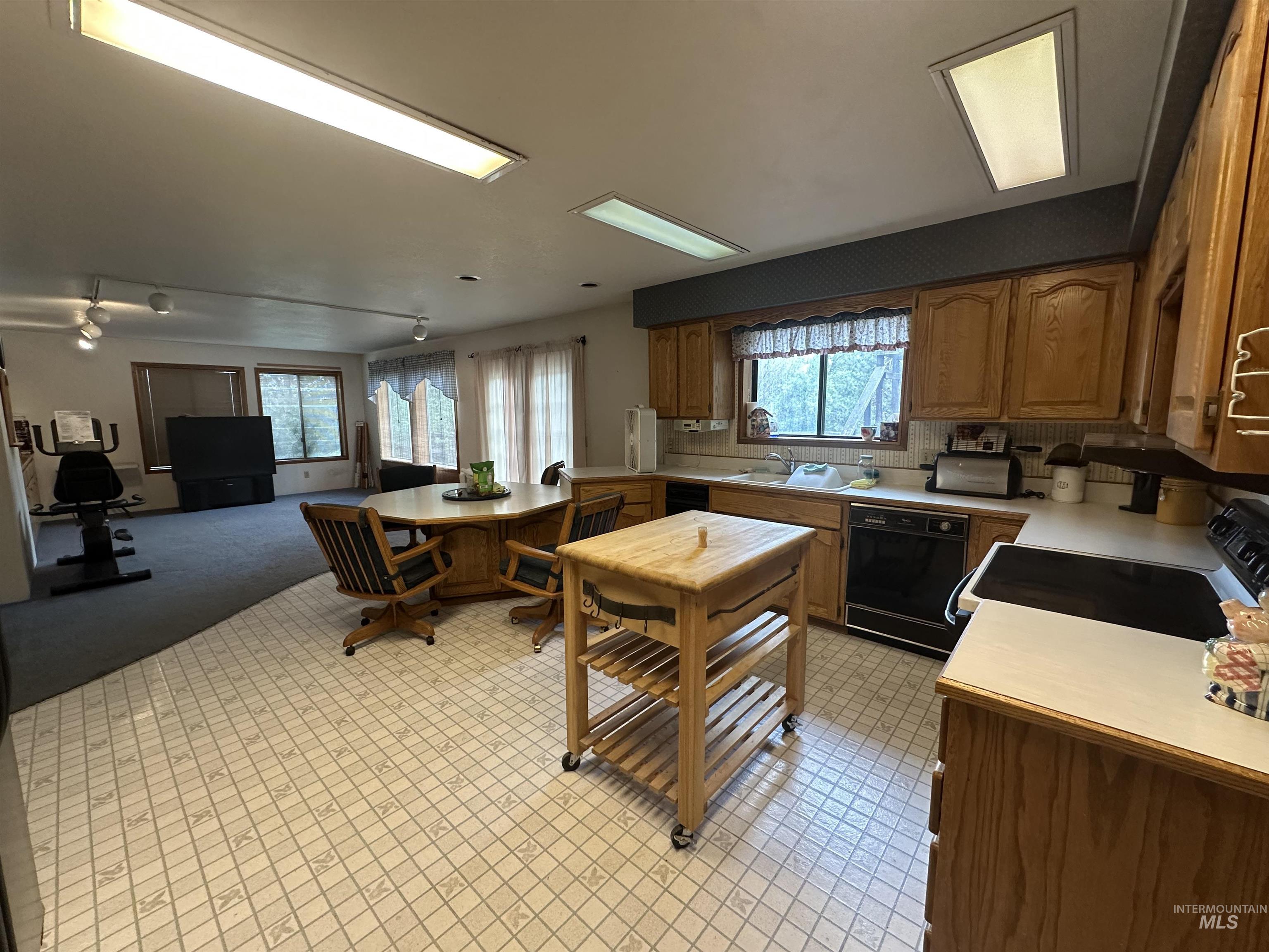 811 Florence Avenue, Craigmont, Idaho 83523, 4 Bedrooms, 4 Bathrooms, Residential For Sale, Price $499,900, 98953898