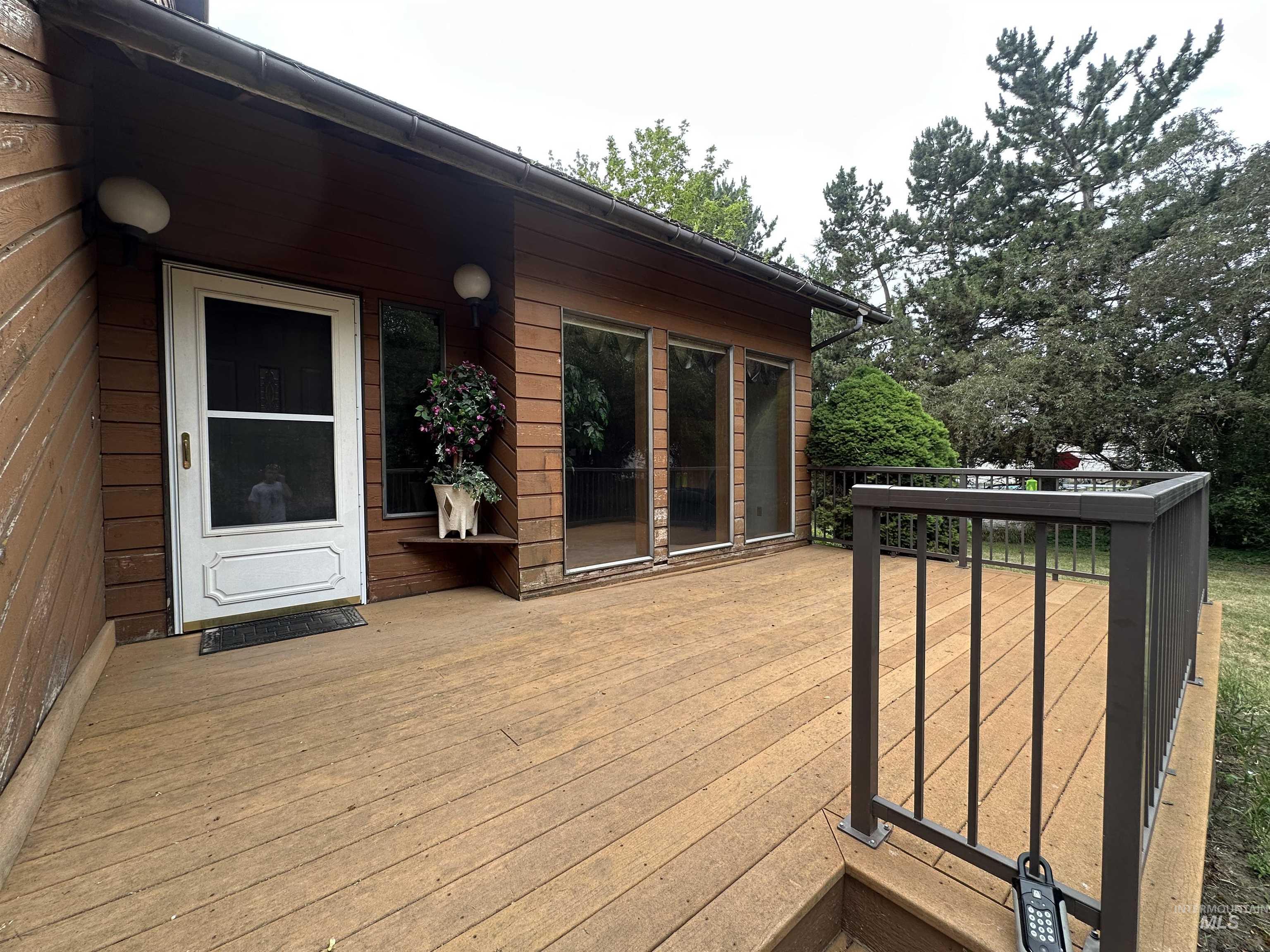 811 Florence Avenue, Craigmont, Idaho 83523, 4 Bedrooms, 4 Bathrooms, Residential For Sale, Price $499,900, 98953898