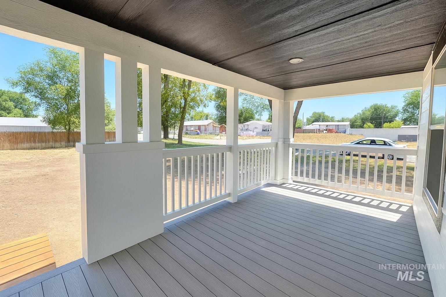 320 E Arthur Ave, Glenns Ferry, Idaho 83623, 2 Bedrooms, 2 Bathrooms, Residential For Sale, Price $325,000, 98953952