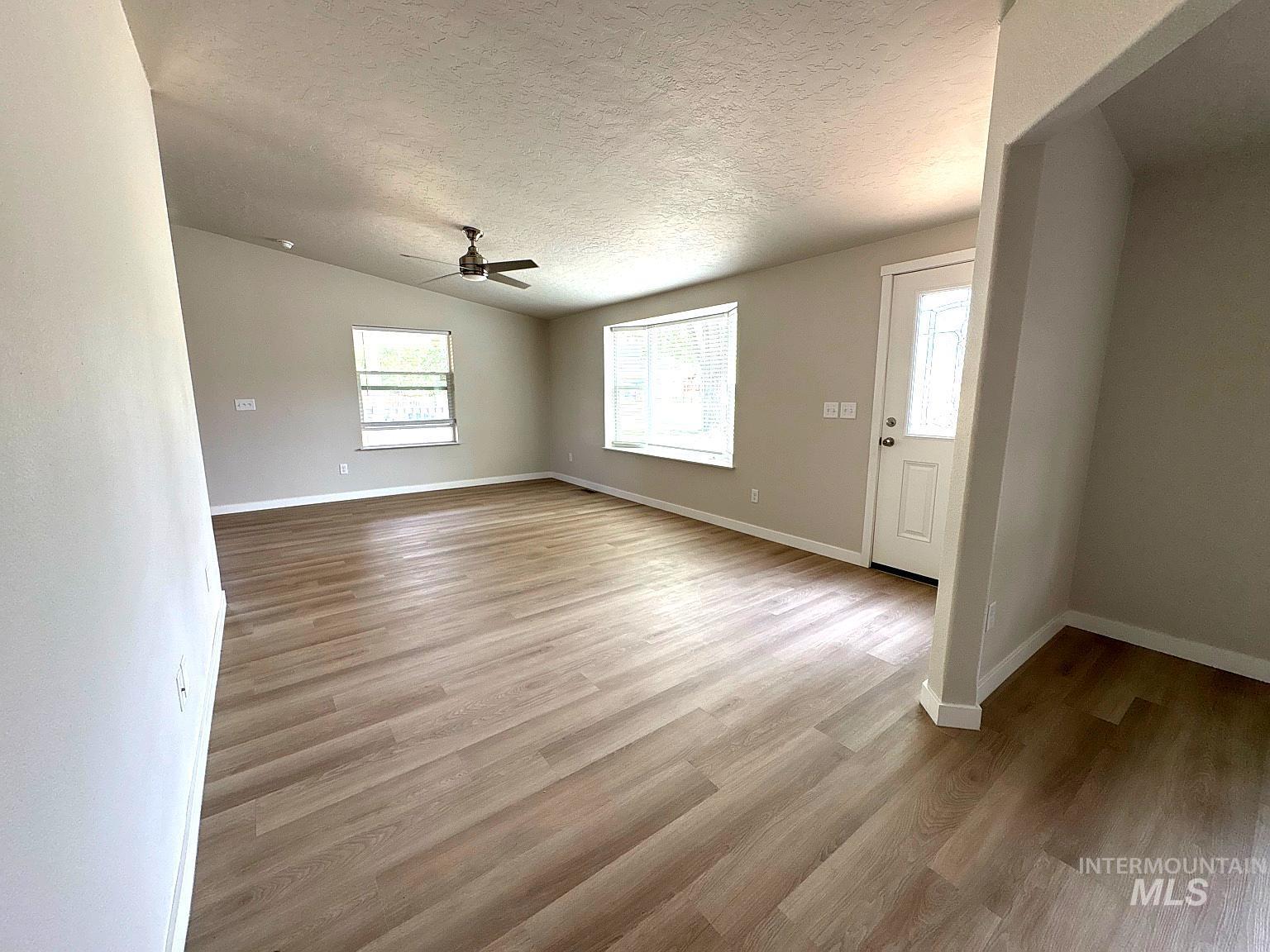 320 E Arthur Ave, Glenns Ferry, Idaho 83623, 2 Bedrooms, 2 Bathrooms, Residential For Sale, Price $325,000,MLS 98953952