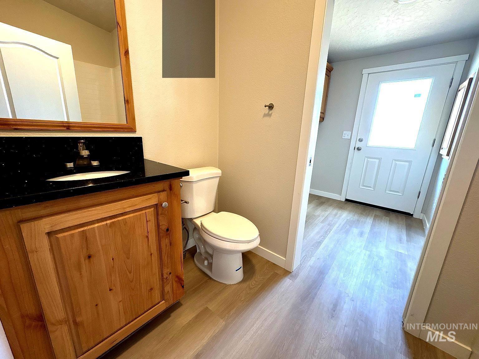 320 E Arthur Ave, Glenns Ferry, Idaho 83623, 2 Bedrooms, 2 Bathrooms, Residential For Sale, Price $325,000,MLS 98953952