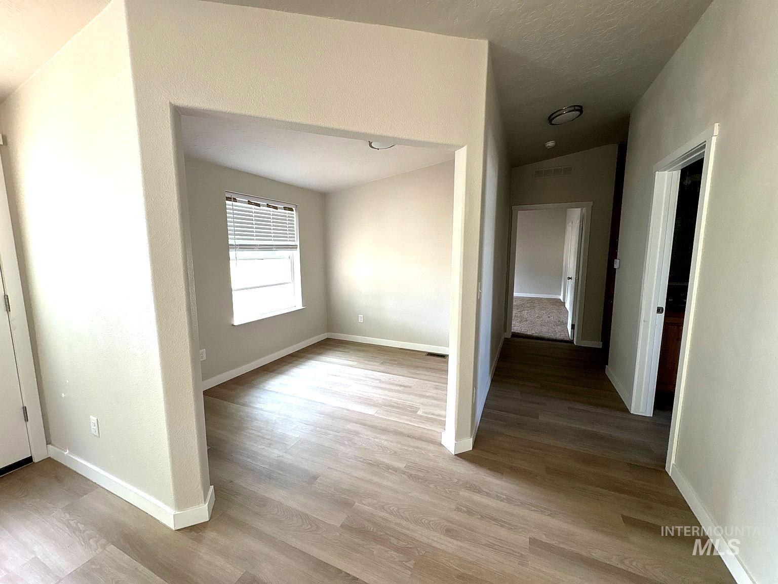 320 E Arthur Ave, Glenns Ferry, Idaho 83623, 2 Bedrooms, 2 Bathrooms, Residential For Sale, Price $325,000, 98953952