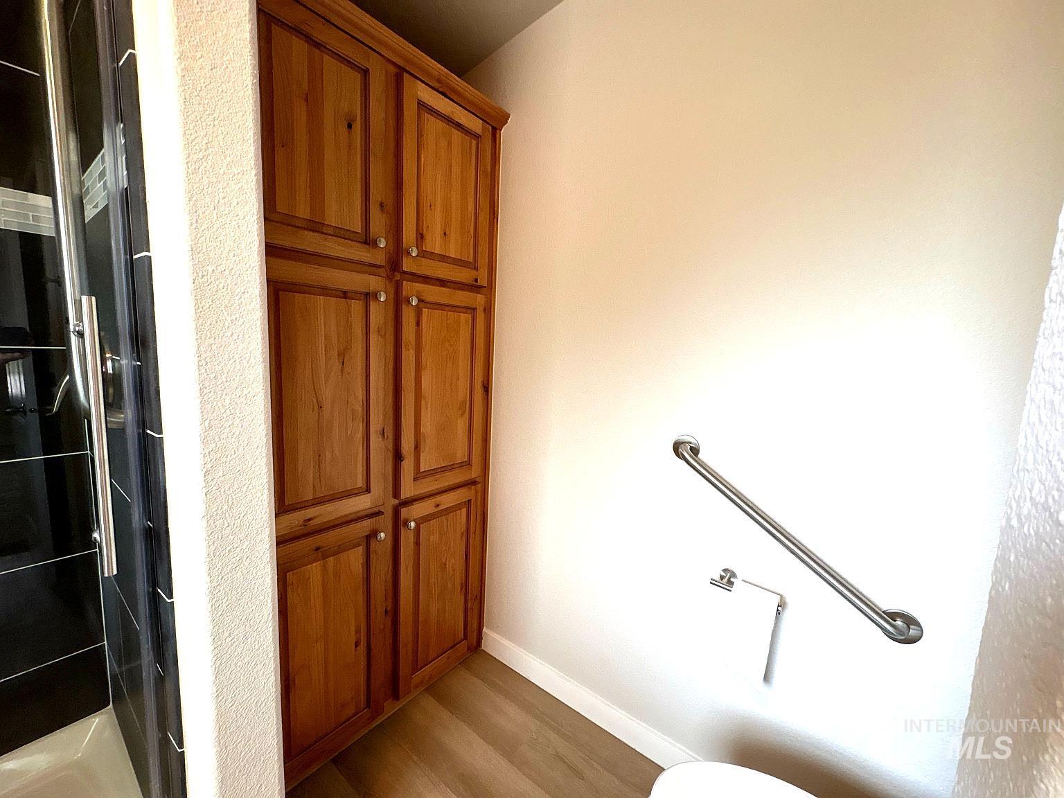 320 E Arthur Ave, Glenns Ferry, Idaho 83623, 2 Bedrooms, 2 Bathrooms, Residential For Sale, Price $325,000,MLS 98953952