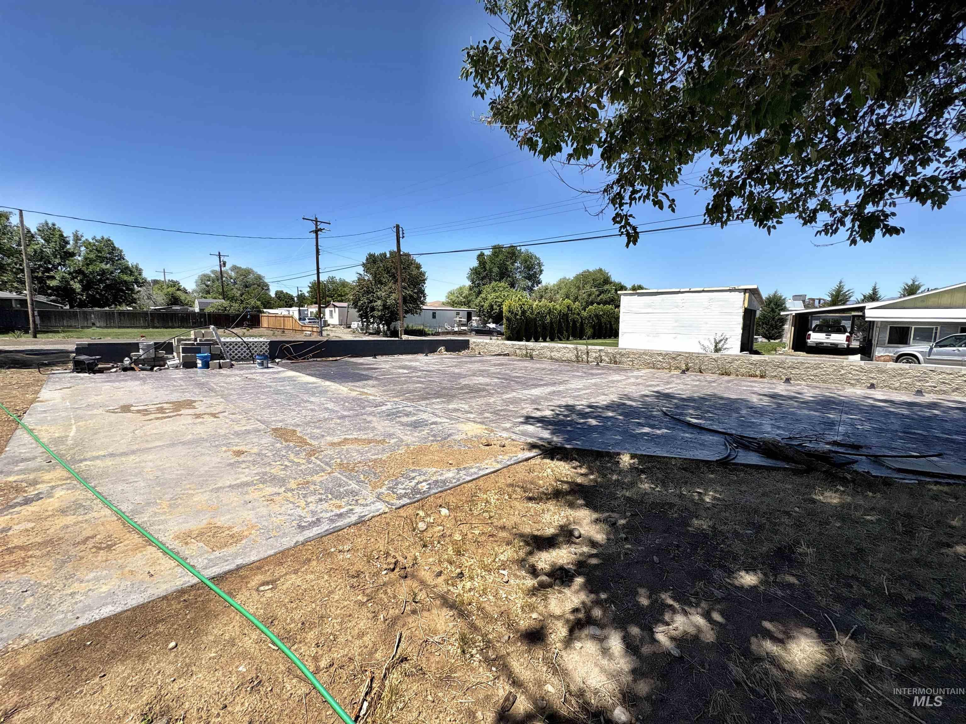 320 E Arthur Ave, Glenns Ferry, Idaho 83623, 2 Bedrooms, 2 Bathrooms, Residential For Sale, Price $325,000,MLS 98953952