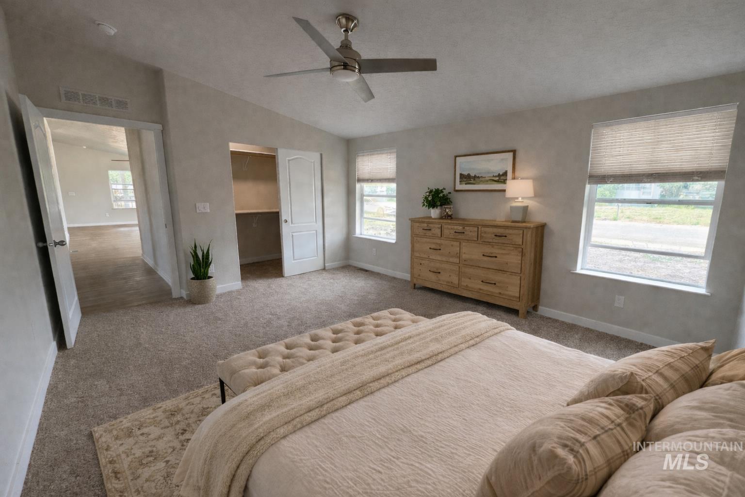 320 E Arthur Ave, Glenns Ferry, Idaho 83623, 2 Bedrooms, 2 Bathrooms, Residential For Sale, Price $325,000, 98953952