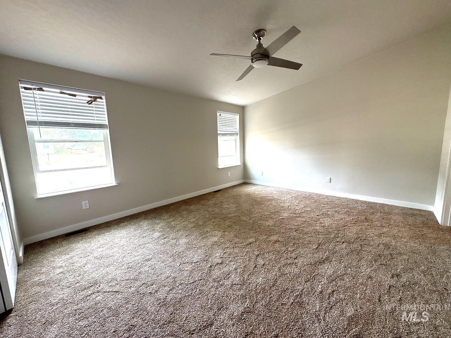 320 E Arthur Ave, Glenns Ferry, Idaho 83623, 2 Bedrooms, 2 Bathrooms, Residential For Sale, Price $325,000, 98953952