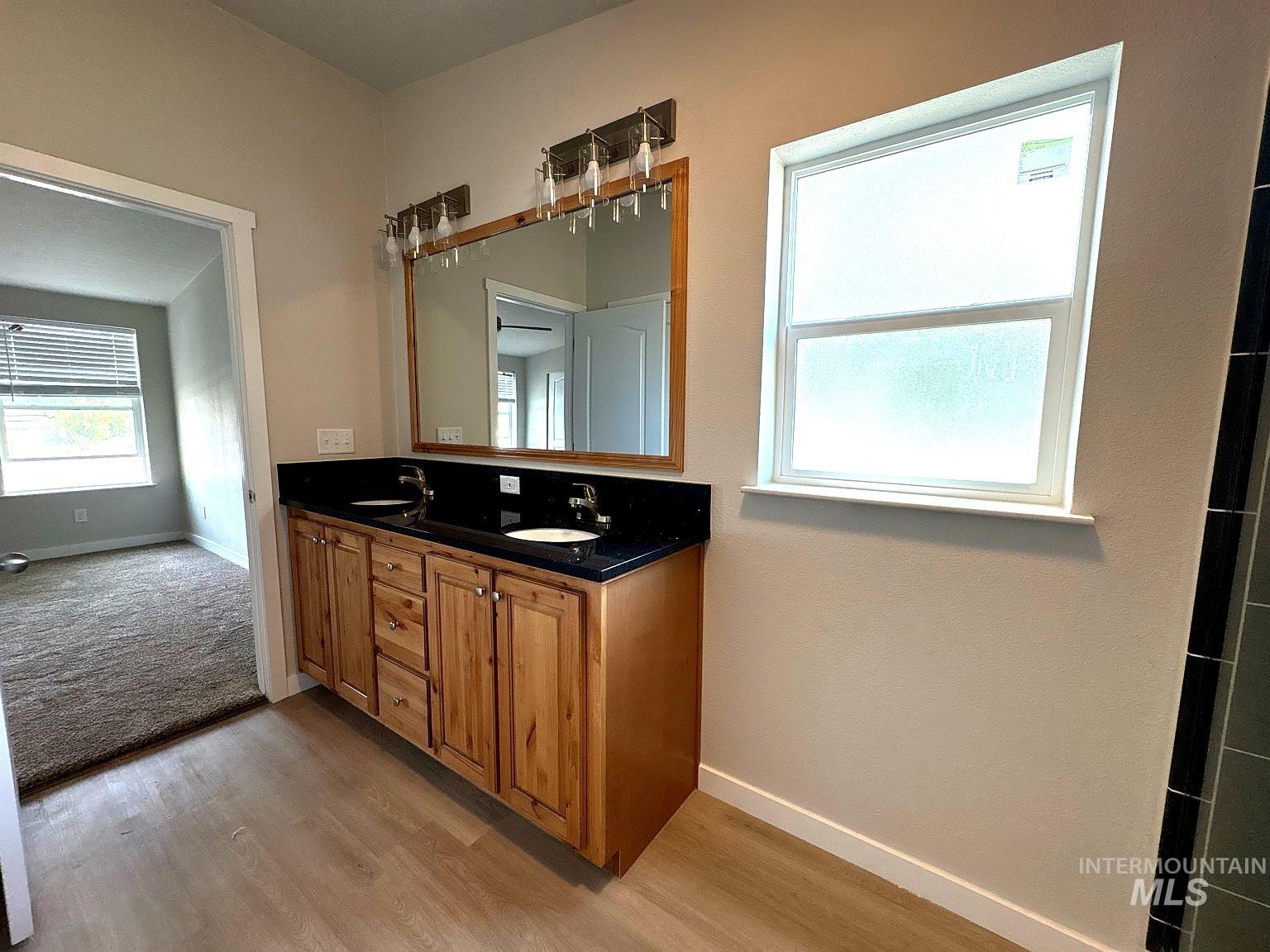 320 E Arthur Ave, Glenns Ferry, Idaho 83623, 2 Bedrooms, 2 Bathrooms, Residential For Sale, Price $325,000, 98953952