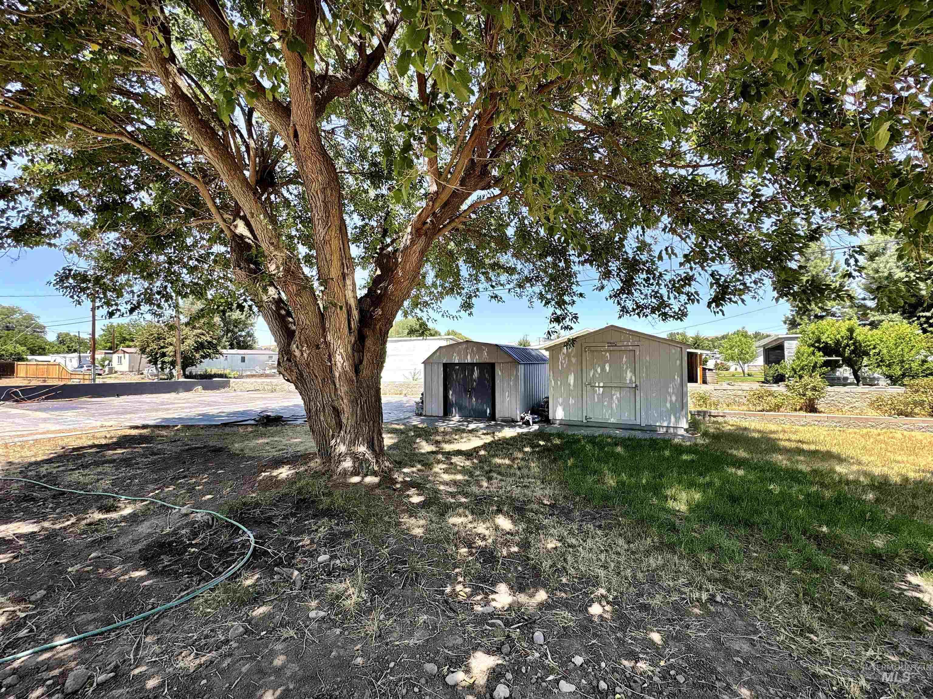 320 E Arthur Ave, Glenns Ferry, Idaho 83623, 2 Bedrooms, 2 Bathrooms, Residential For Sale, Price $325,000, 98953952