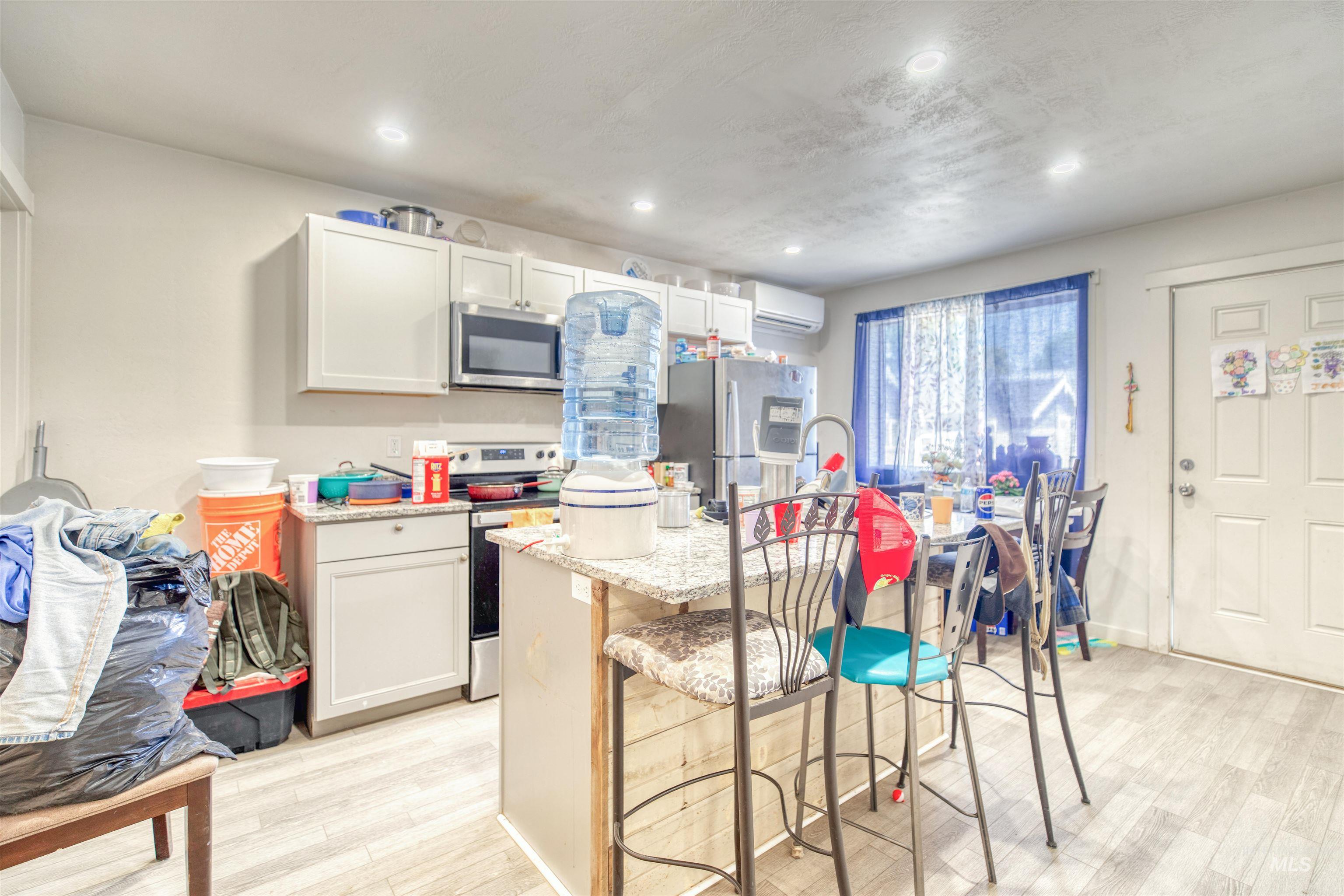 106 E Main St, Nyssa, Oregon 97913, 1 Bedroom, 1 Bathroom, Residential Income For Sale, Price $425,000,MLS 98954000