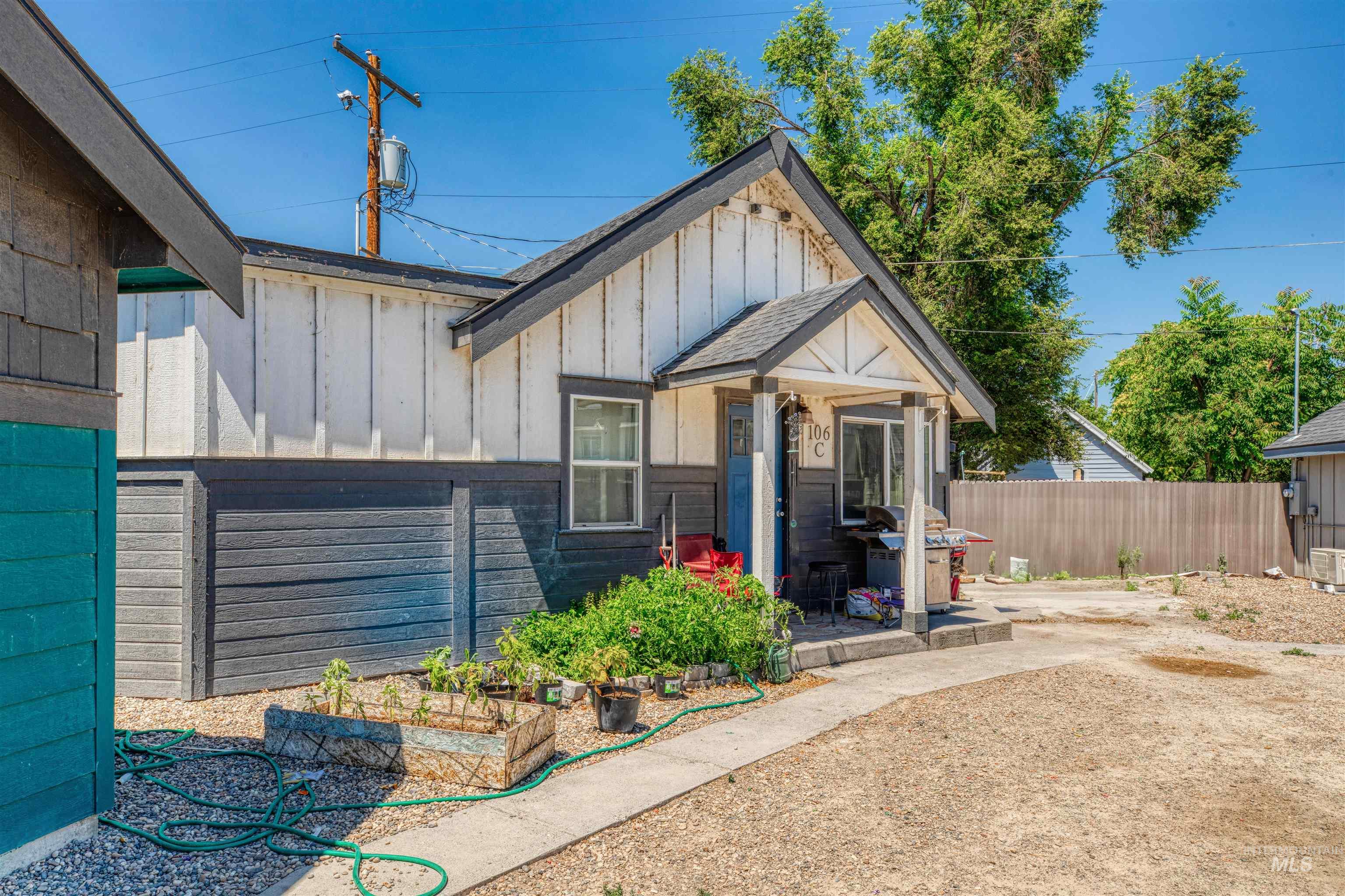 106 E Main St, Nyssa, Oregon 97913, 1 Bedroom, 1 Bathroom, Residential Income For Sale, Price $425,000,MLS 98954000