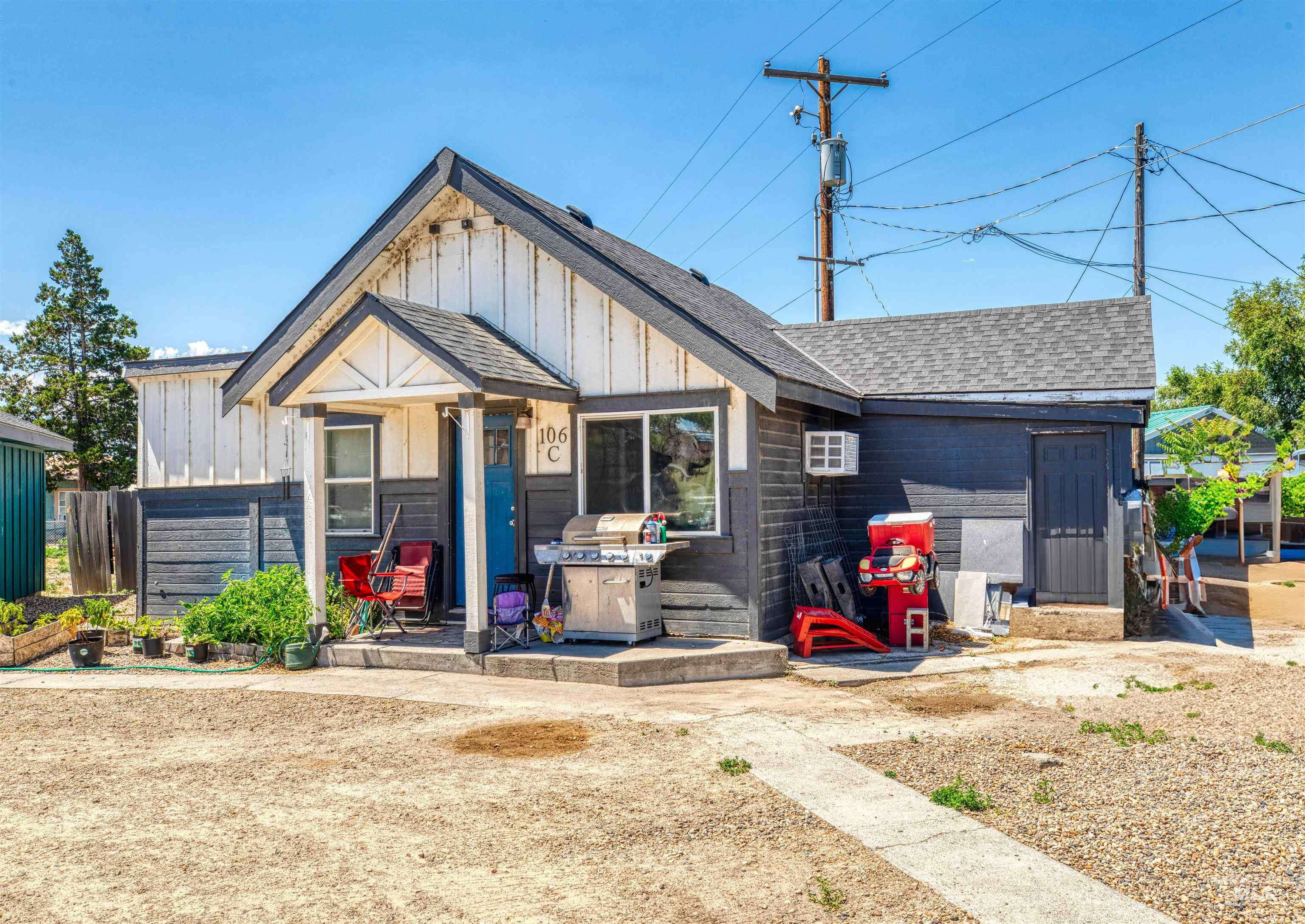 106 E Main St, Nyssa, Oregon 97913, 1 Bedroom, 1 Bathroom, Residential Income For Sale, Price $425,000,MLS 98954000