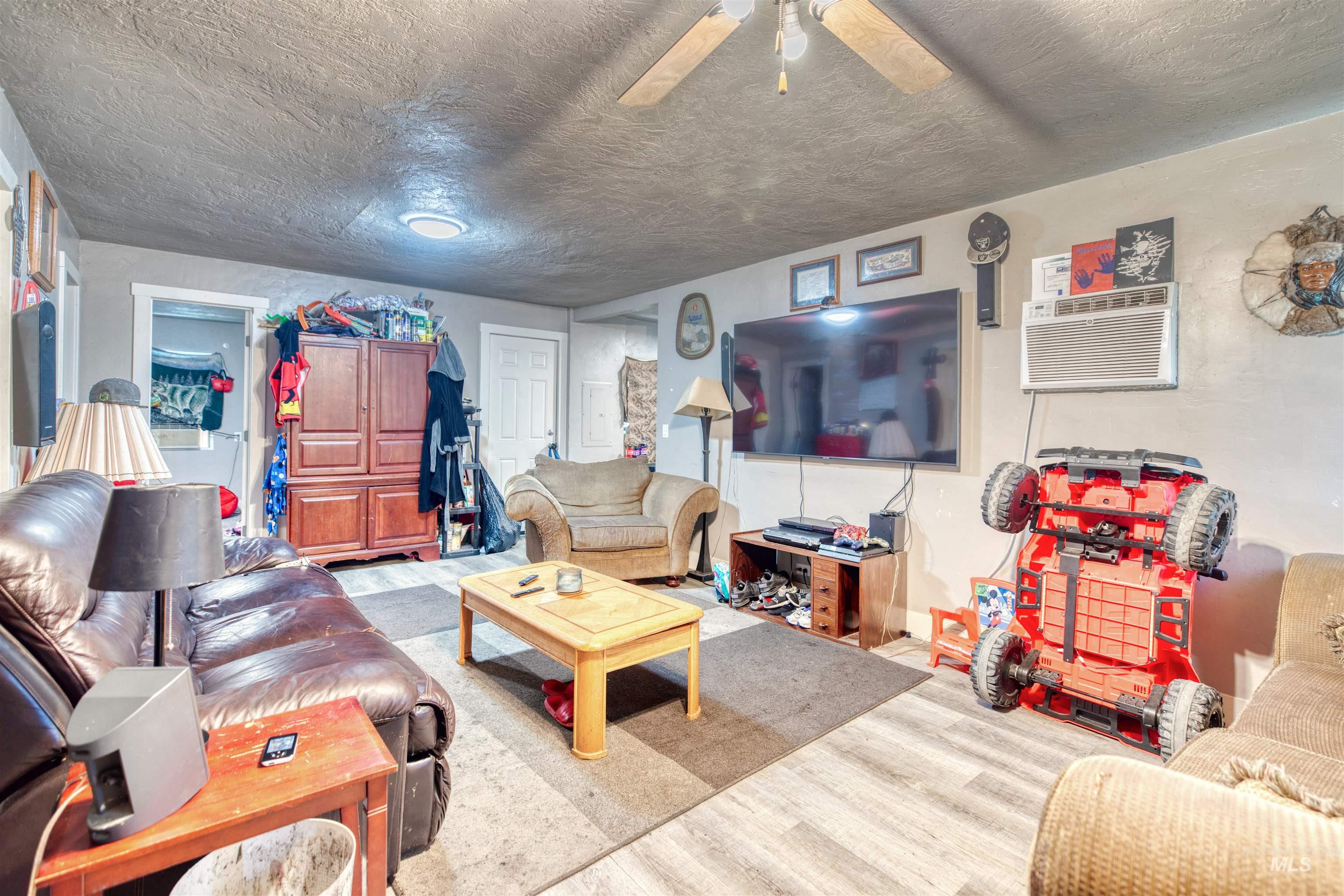 106 E Main St, Nyssa, Oregon 97913, 1 Bedroom, 1 Bathroom, Residential Income For Sale, Price $425,000,MLS 98954000