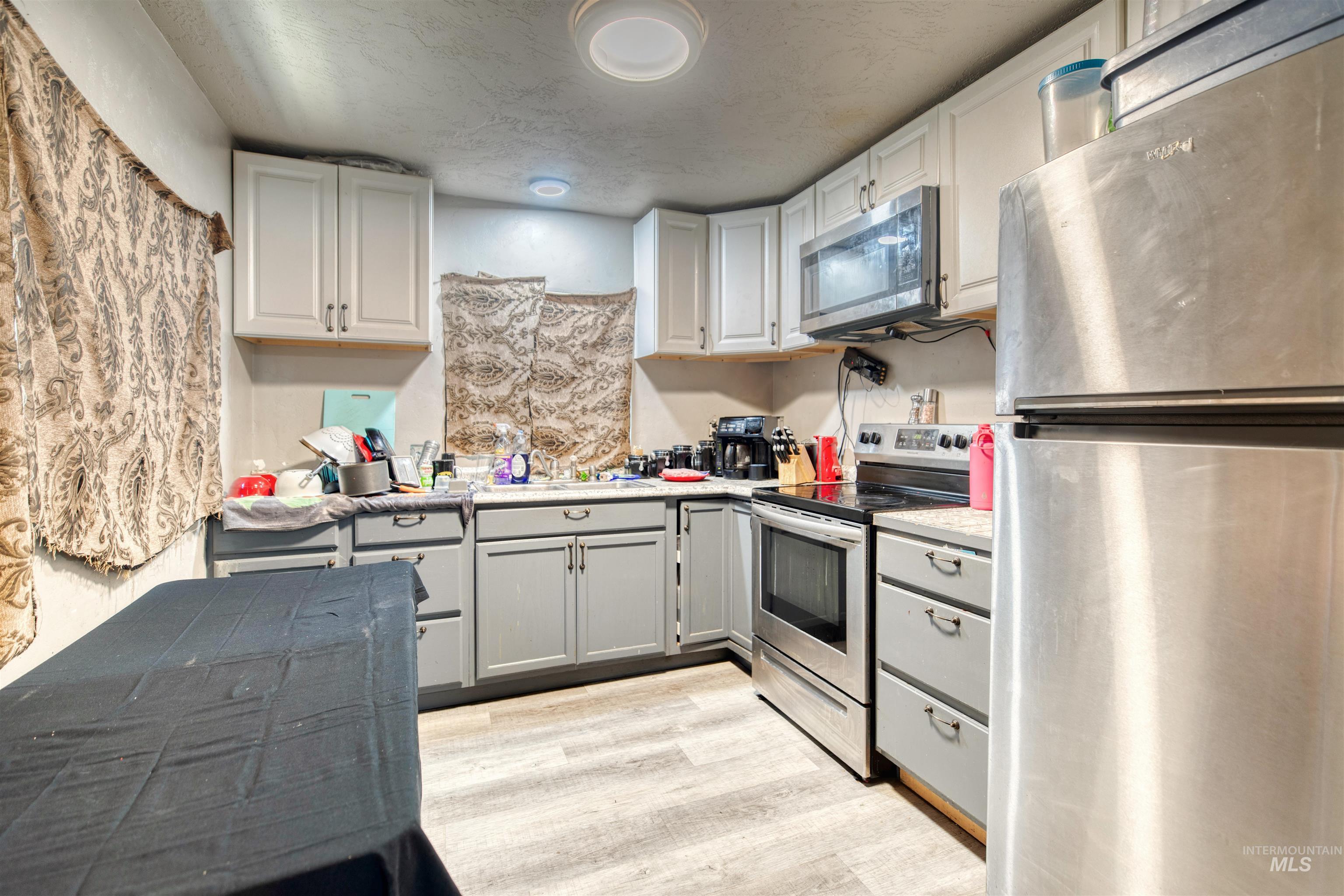 106 E Main St, Nyssa, Oregon 97913, 1 Bedroom, 1 Bathroom, Residential Income For Sale, Price $425,000,MLS 98954000