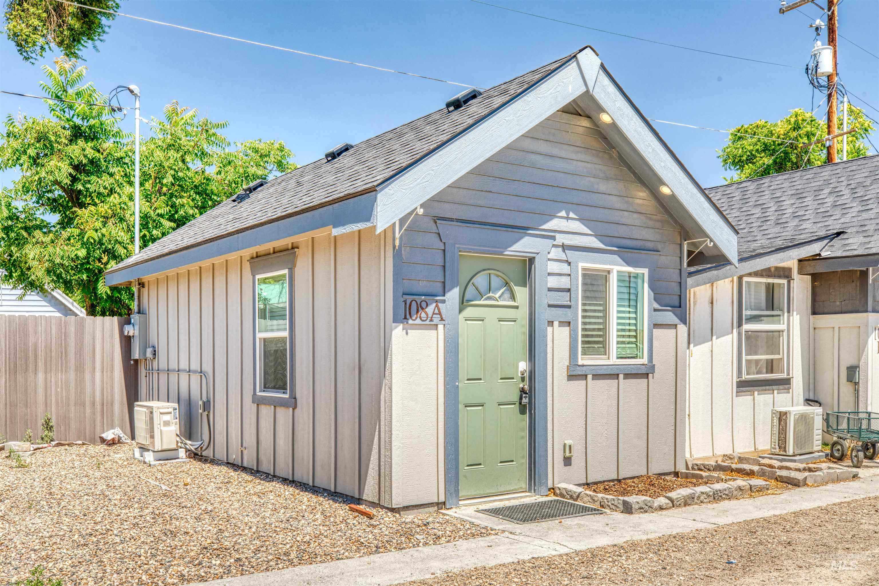 108 E Main St, Nyssa, Oregon 97913, 1 Bedroom, 1 Bathroom, Residential Income For Sale, Price $275,000,MLS 98954002